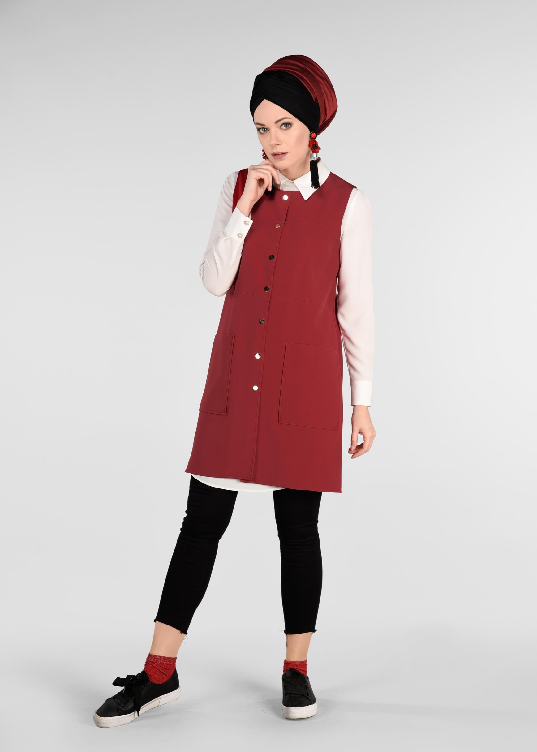 Tesettür giyim KIRMIZI YUVARLAK YAKA ÇITÇITLI YELEK 4026