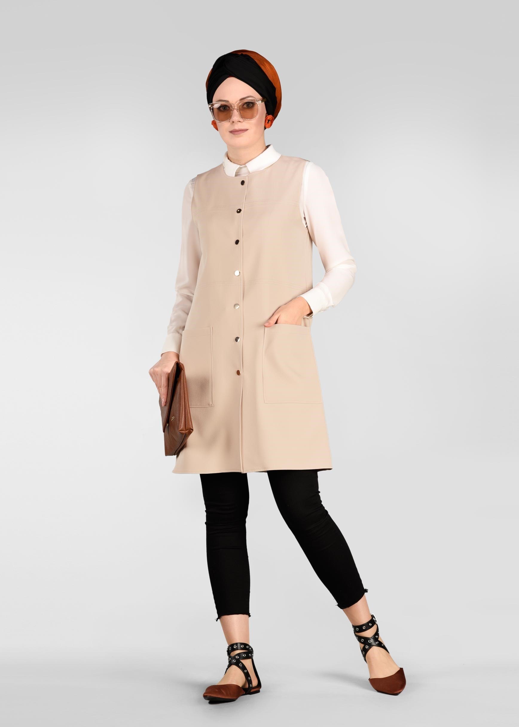 Tesettür giyim BEJ YUVARLAK YAKA ÇITÇITLI YELEK 4026