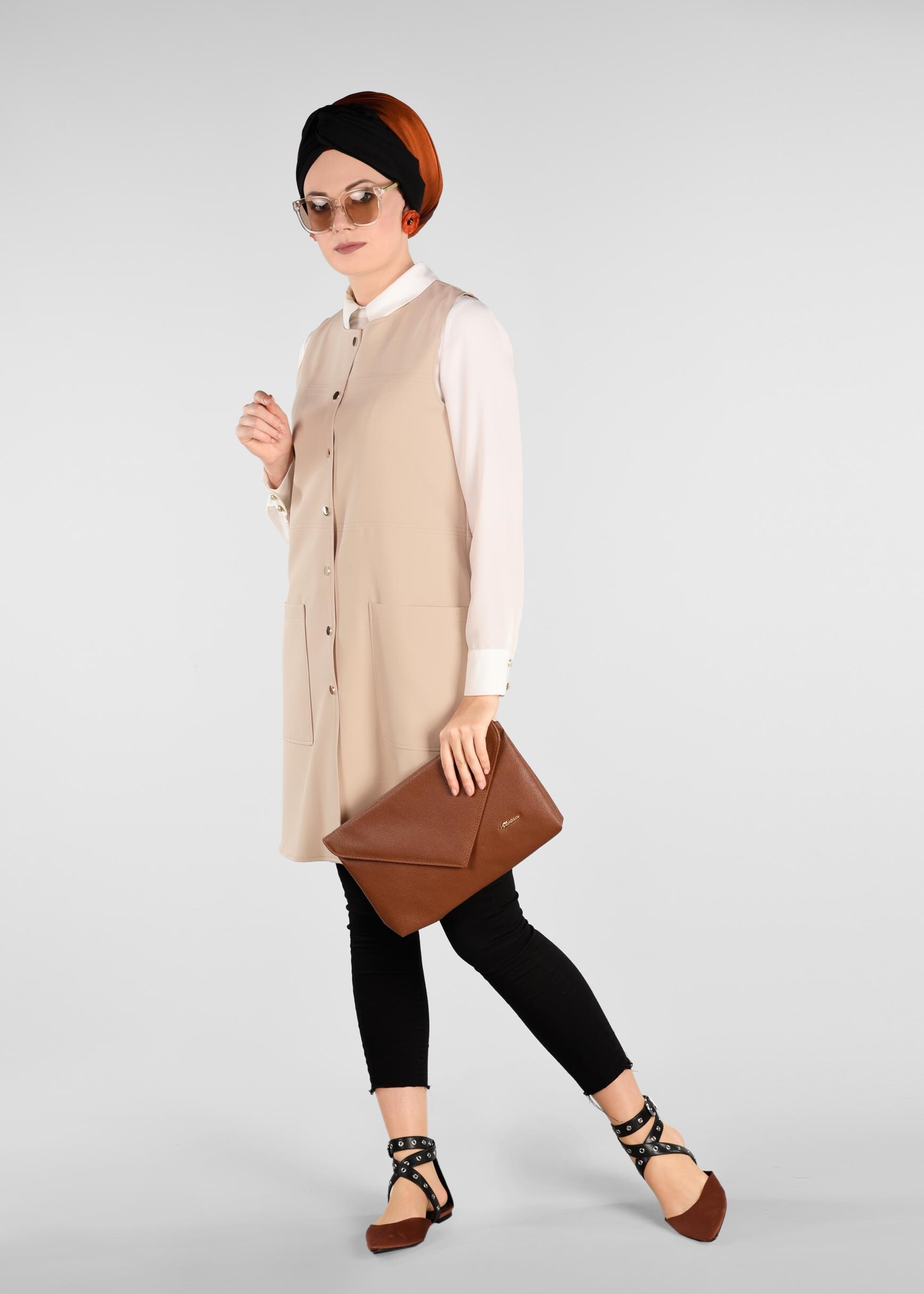 Tesettür giyim BEJ YUVARLAK YAKA ÇITÇITLI YELEK 4026