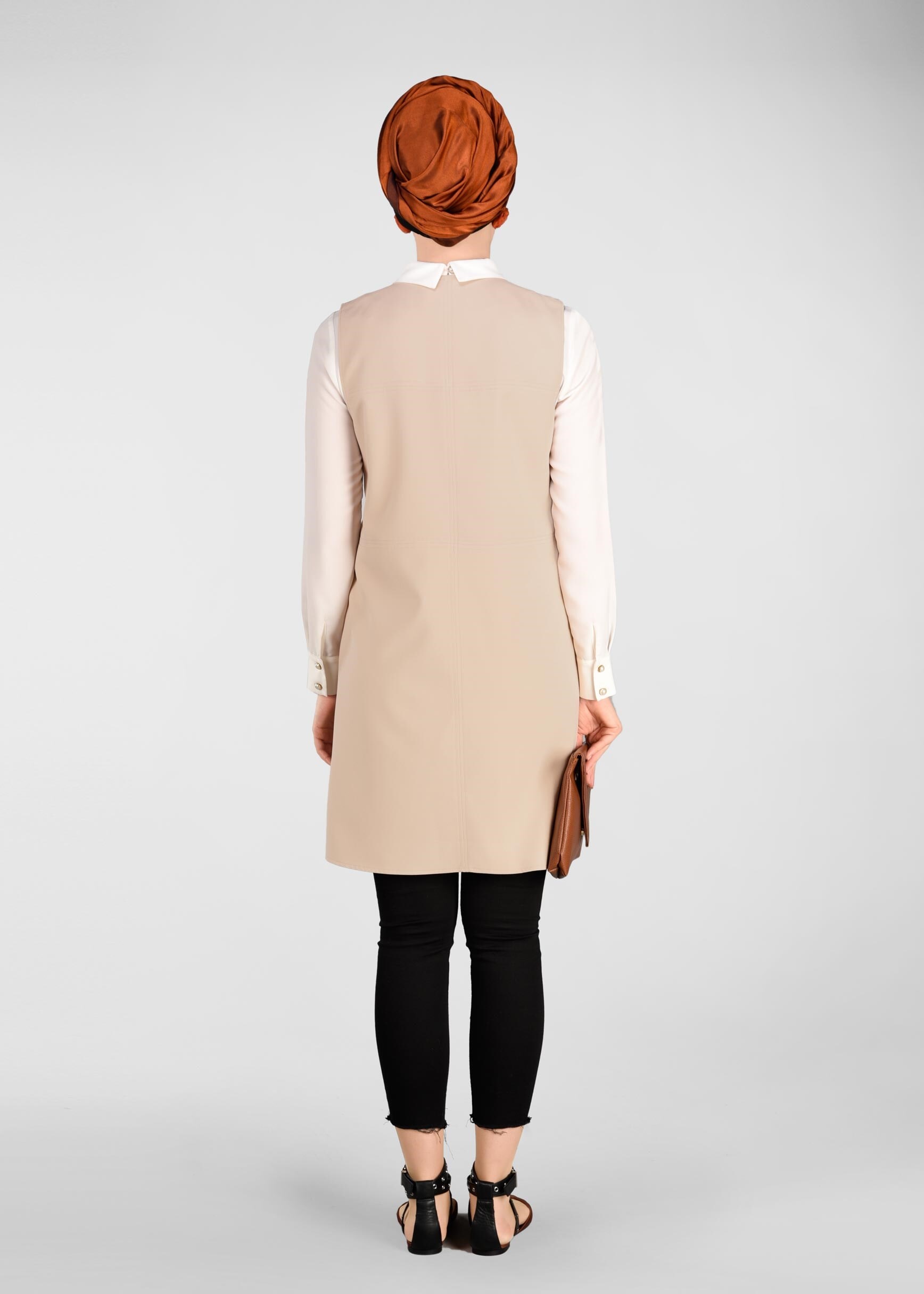 Tesettür giyim BEJ YUVARLAK YAKA ÇITÇITLI YELEK 4026