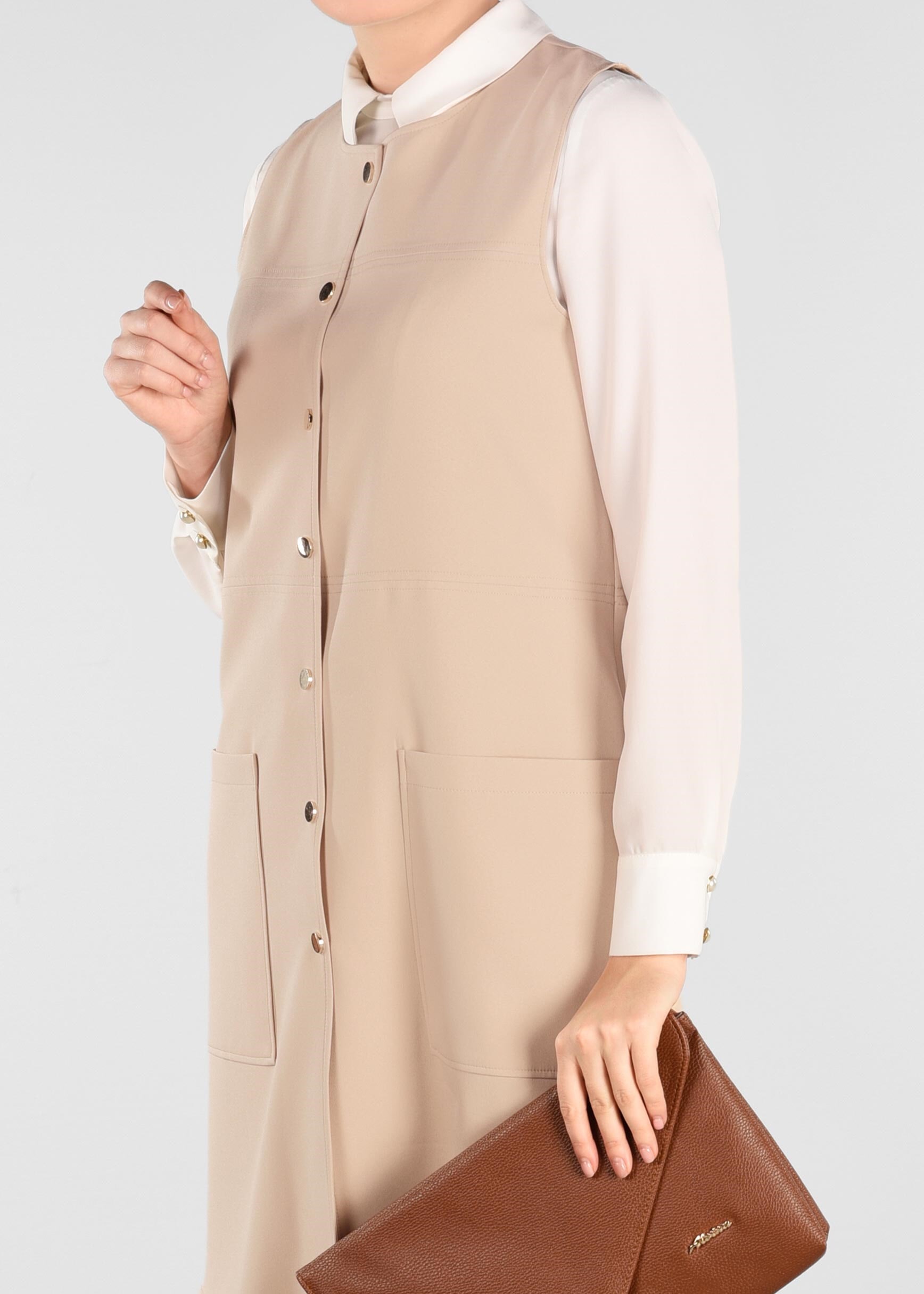 Tesettür giyim BEJ YUVARLAK YAKA ÇITÇITLI YELEK 4026