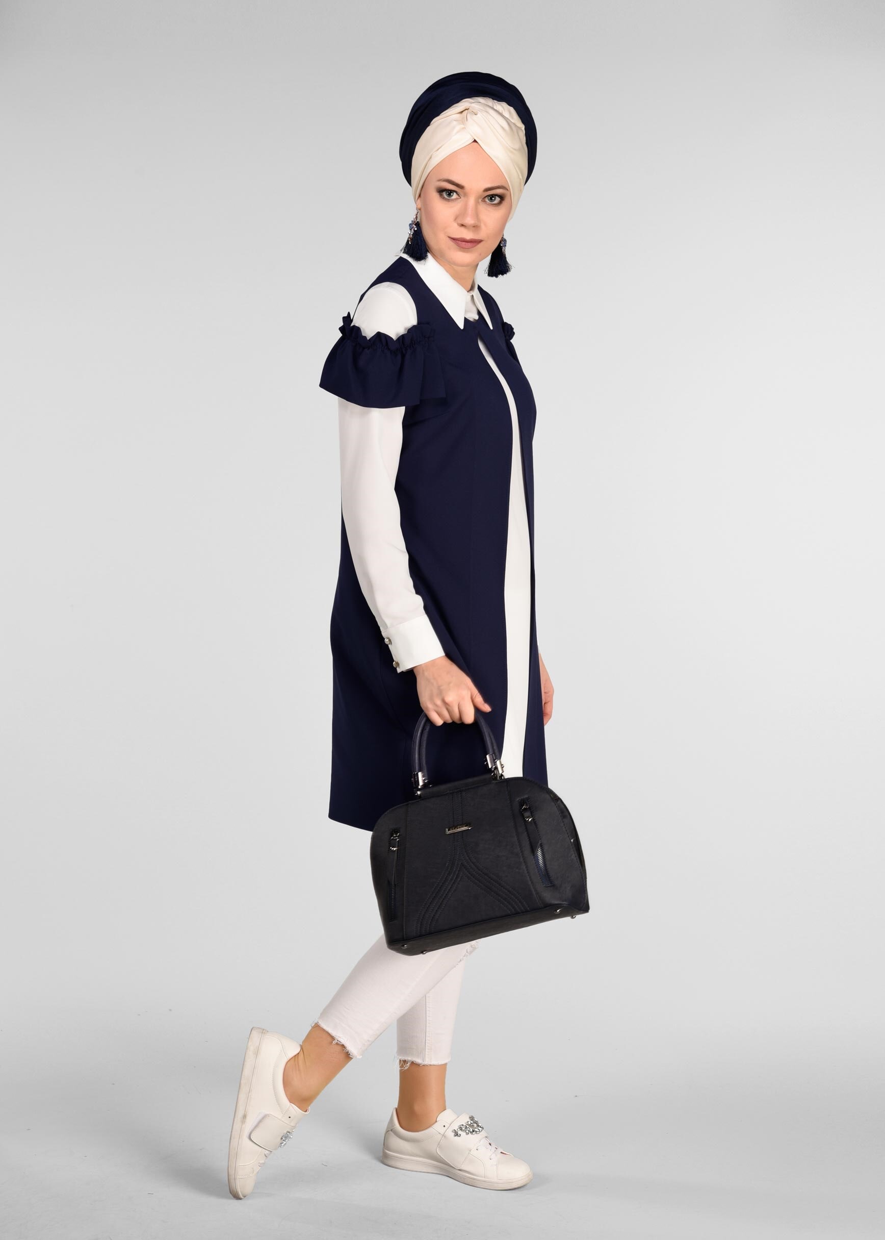 Tesettür giyim LACİVERT OMUZLARI DETAYLI YELEK 4031