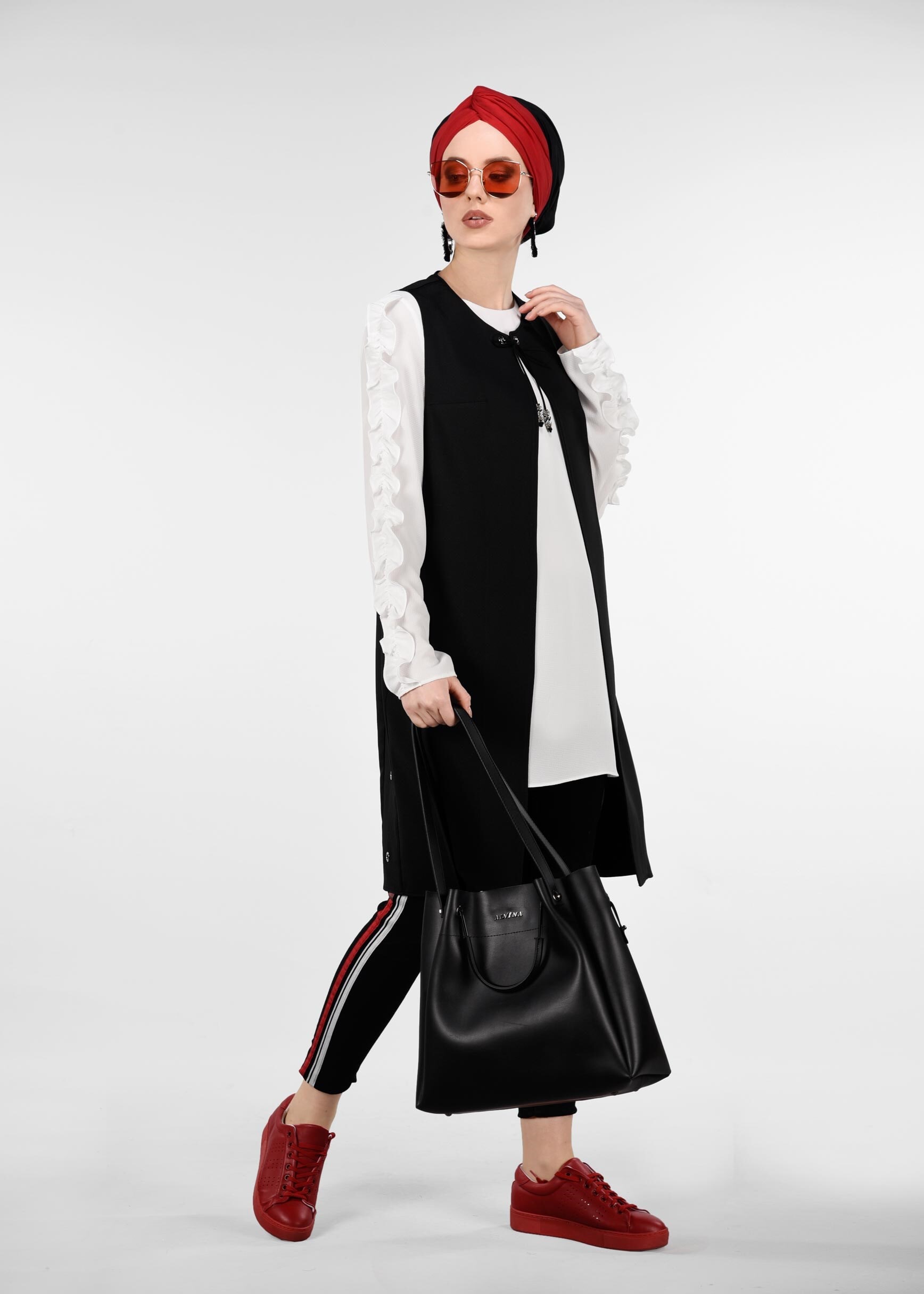 Tesettür giyim SİYAH KUŞGÖZÜ DETAYLI YELEK 4048