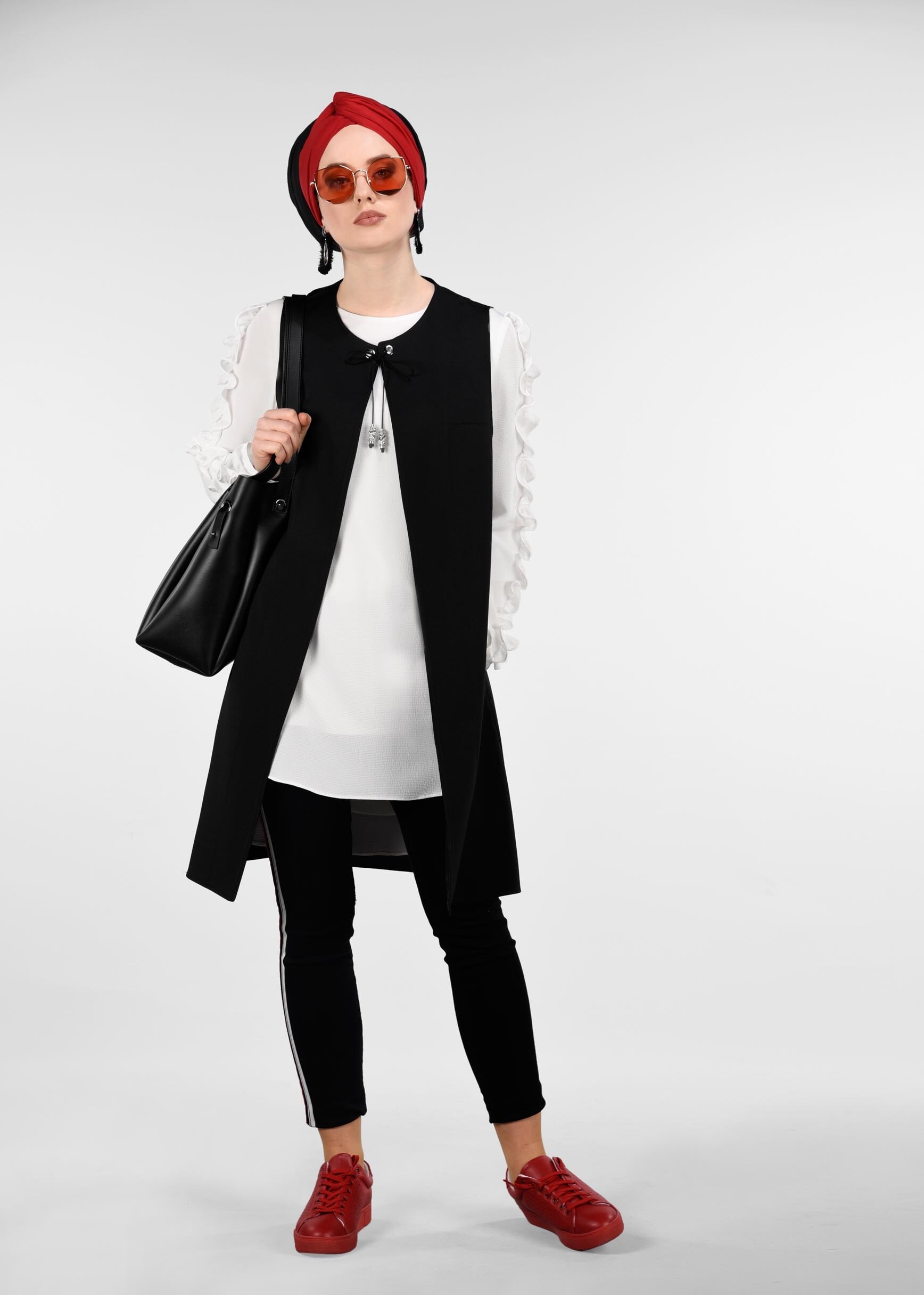 Tesettür giyim SİYAH KUŞGÖZÜ DETAYLI YELEK 4048