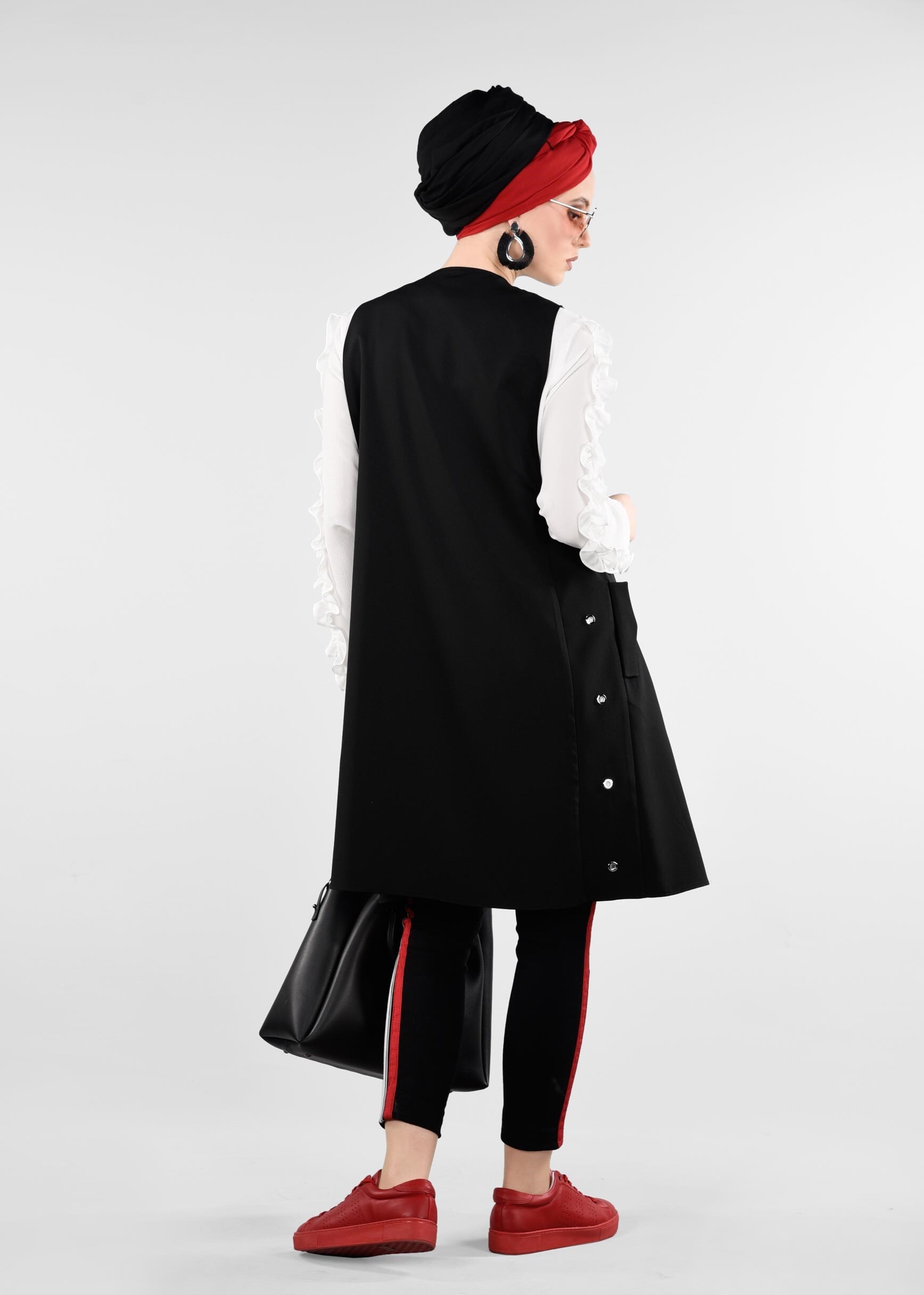 Tesettür giyim SİYAH KUŞGÖZÜ DETAYLI YELEK 4048