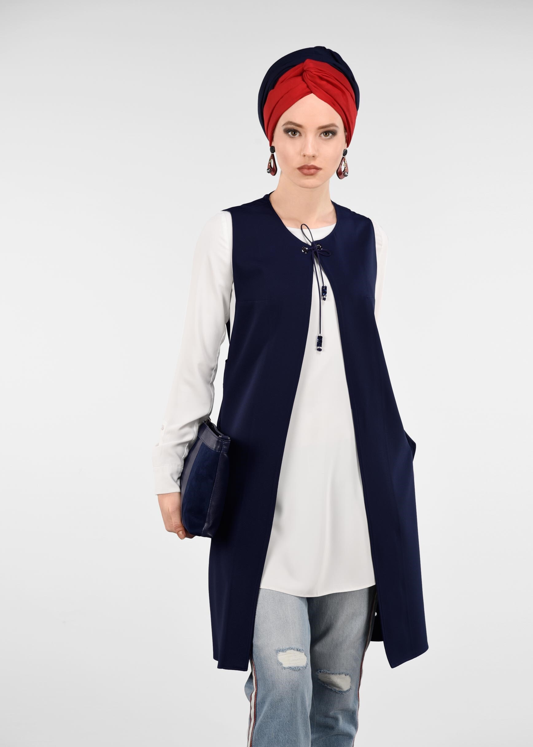 Tesettür giyim LACİVERT KUŞGÖZÜ DETAYLI YELEK 4048