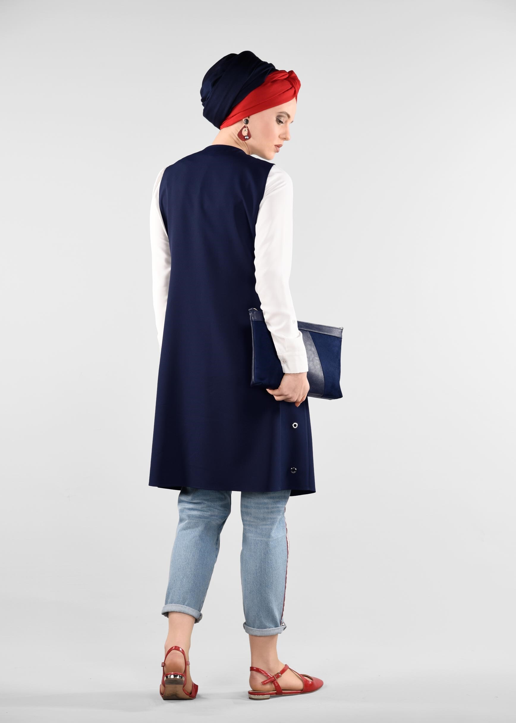 Tesettür giyim LACİVERT KUŞGÖZÜ DETAYLI YELEK 4048