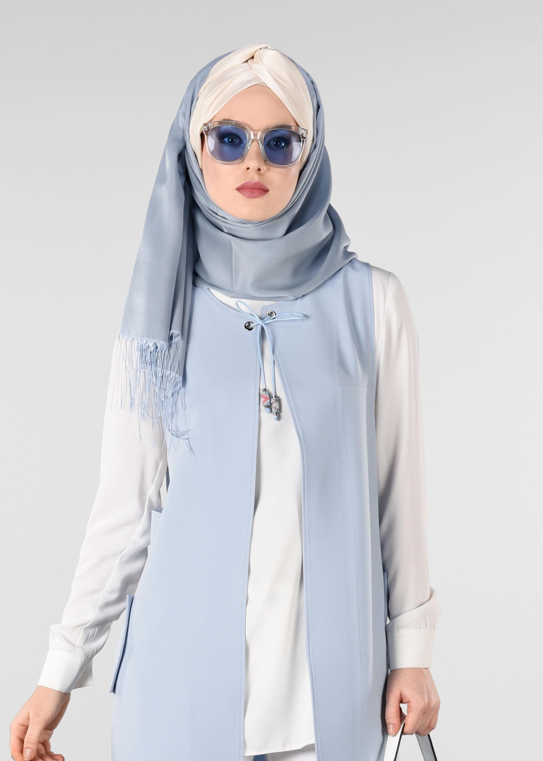 Tesettür giyim MAVİ KUŞGÖZÜ DETAYLI YELEK 4048