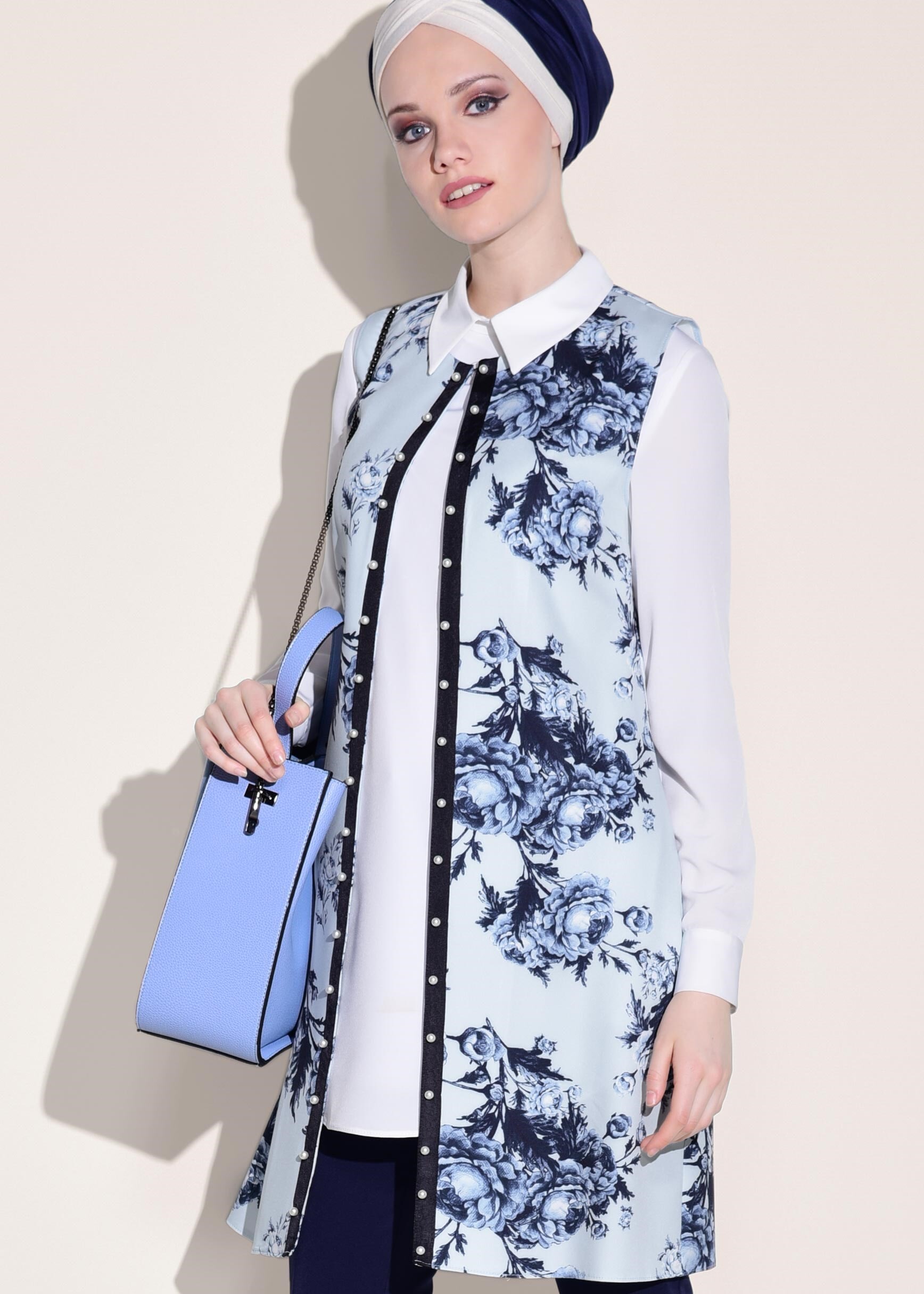 Tesettür giyim MAVİ ÇİÇEK DESENLİ İNCİLİ YELEK 4140