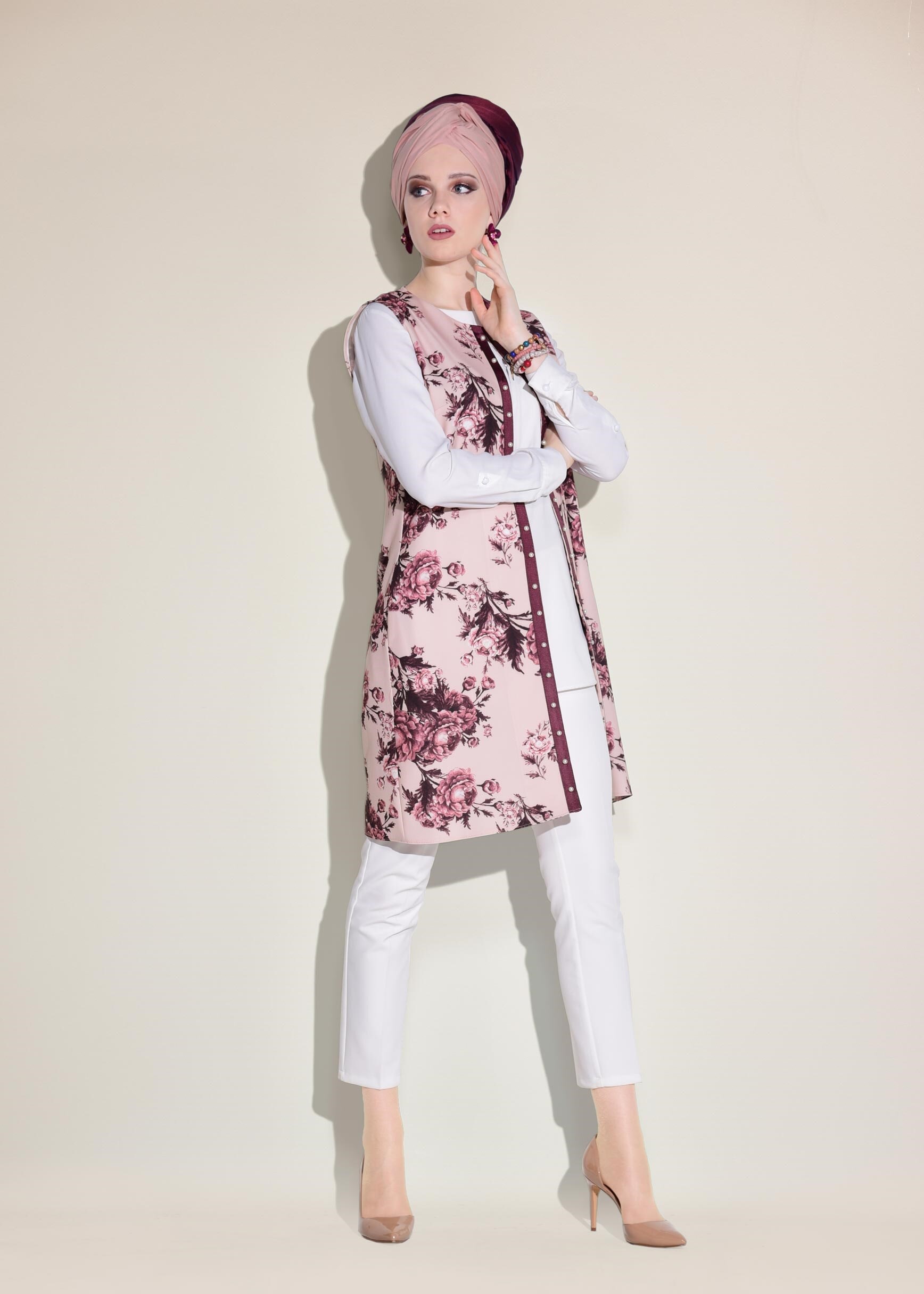 Tesettür giyim PUDRA ÇİÇEK DESENLİ İNCİLİ YELEK 4140