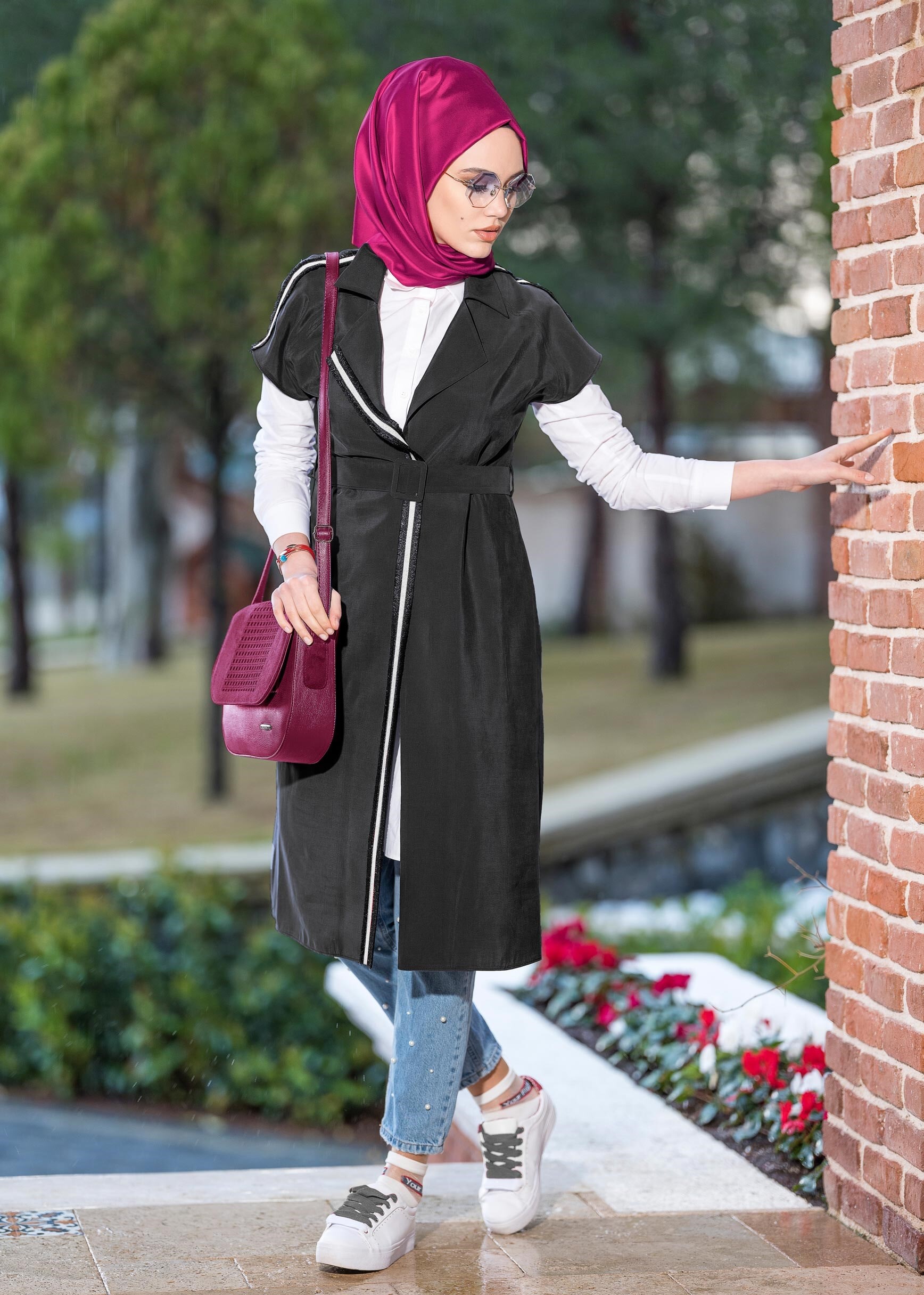 Tesettür giyim SİYAH ŞERİT DETAYLI KEMERLİ YELEK 4163