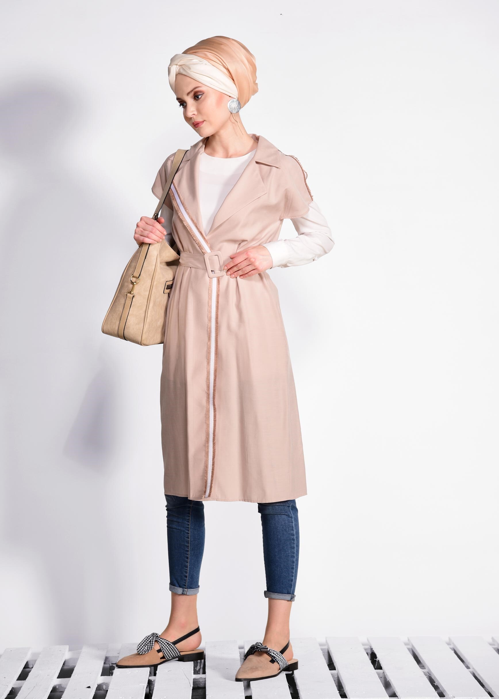 Tesettür giyim BEJ ŞERİT DETAYLI KEMERLİ YELEK 4163