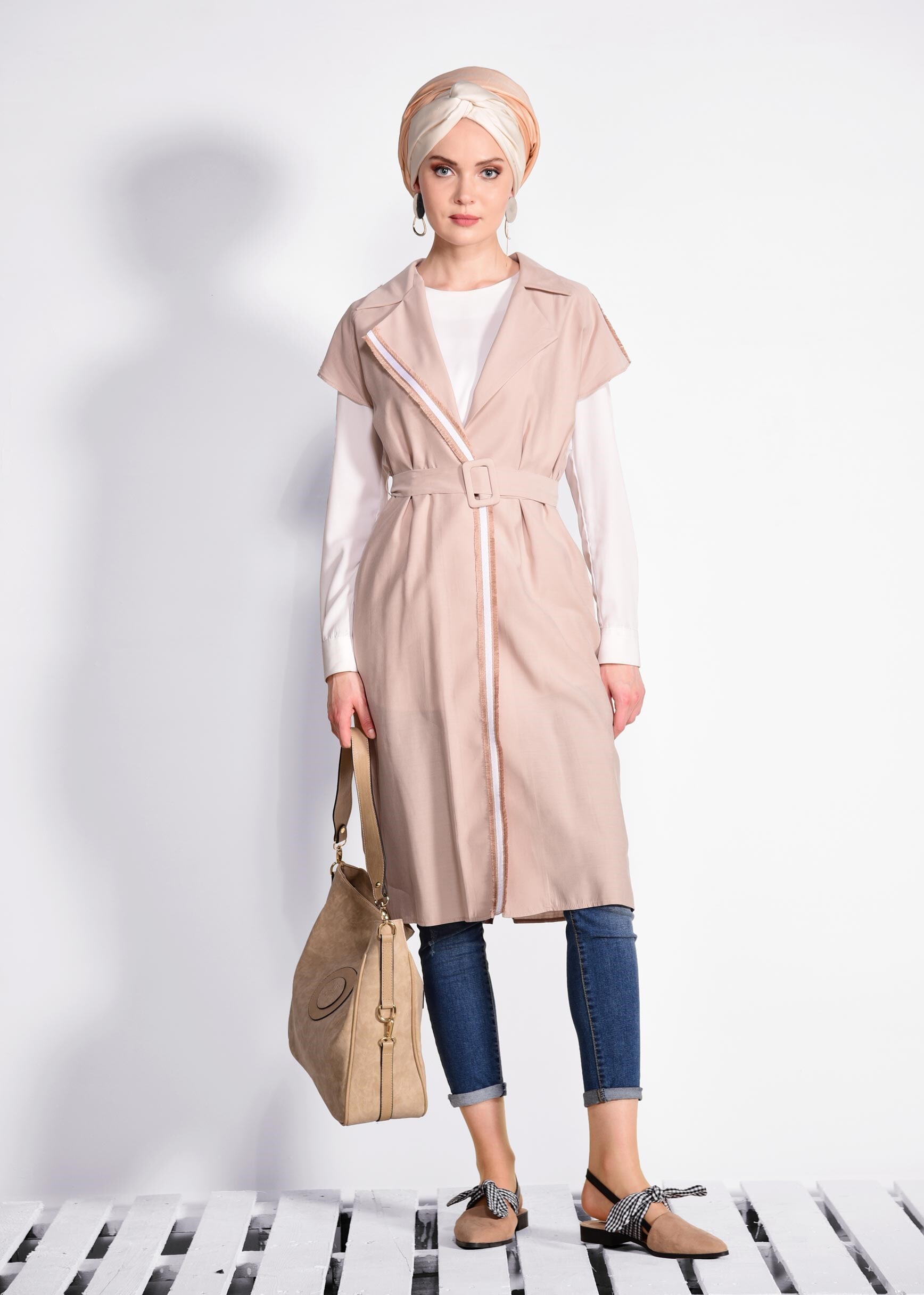 Tesettür giyim BEJ ŞERİT DETAYLI KEMERLİ YELEK 4163