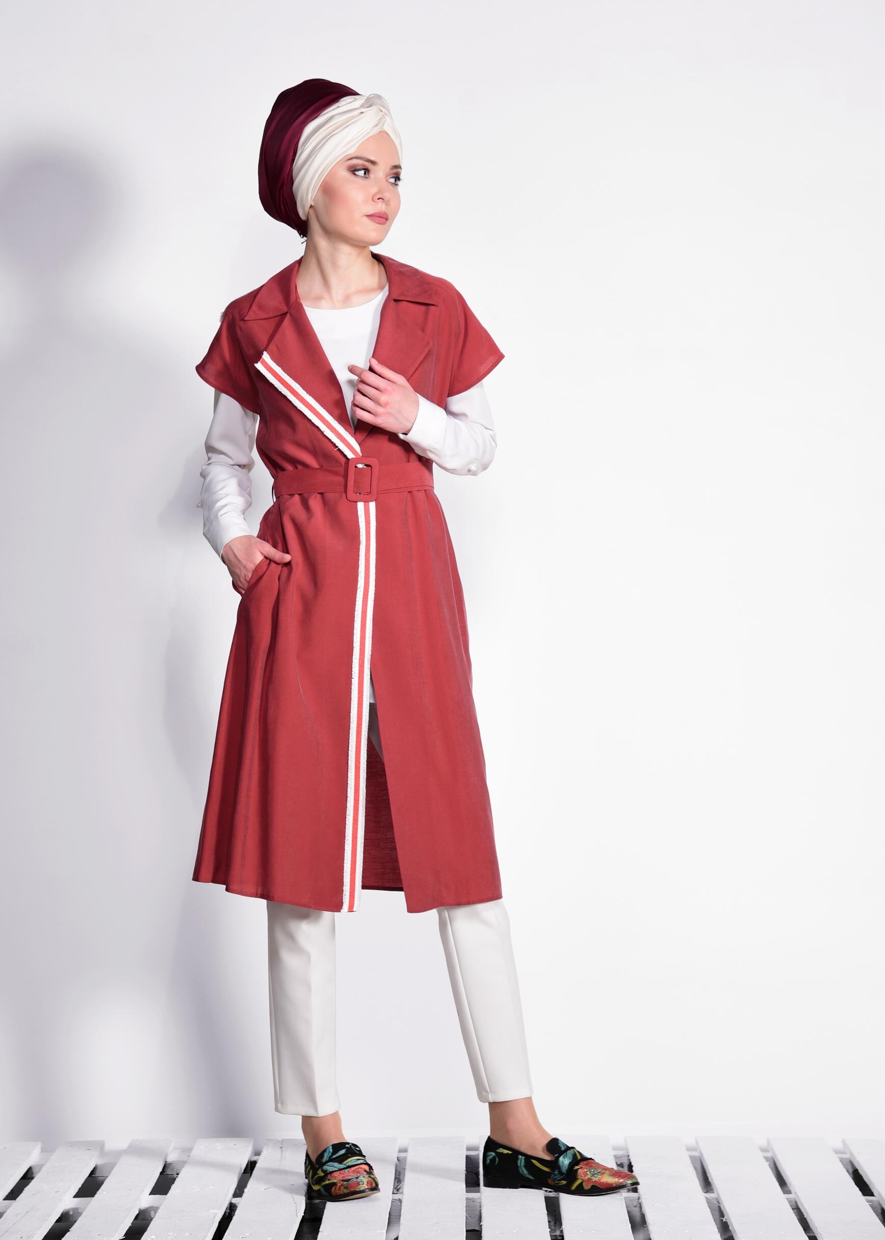 Tesettür giyim BORDO ŞERİT DETAYLI KEMERLİ YELEK 4163