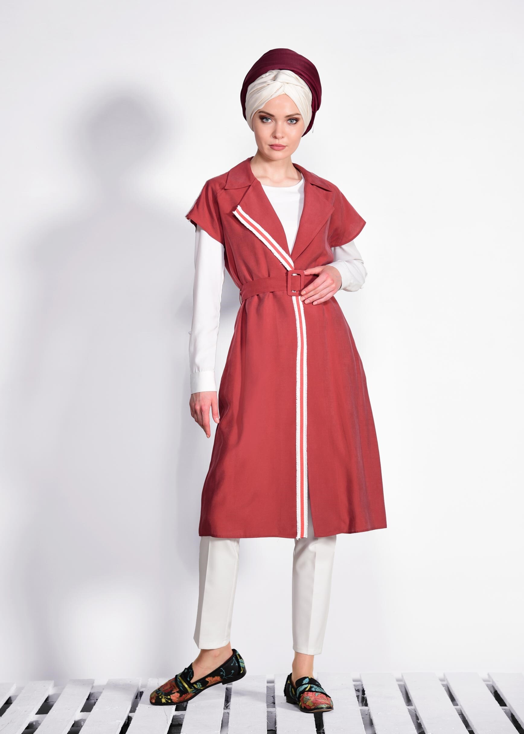 Tesettür giyim BORDO ŞERİT DETAYLI KEMERLİ YELEK 4163