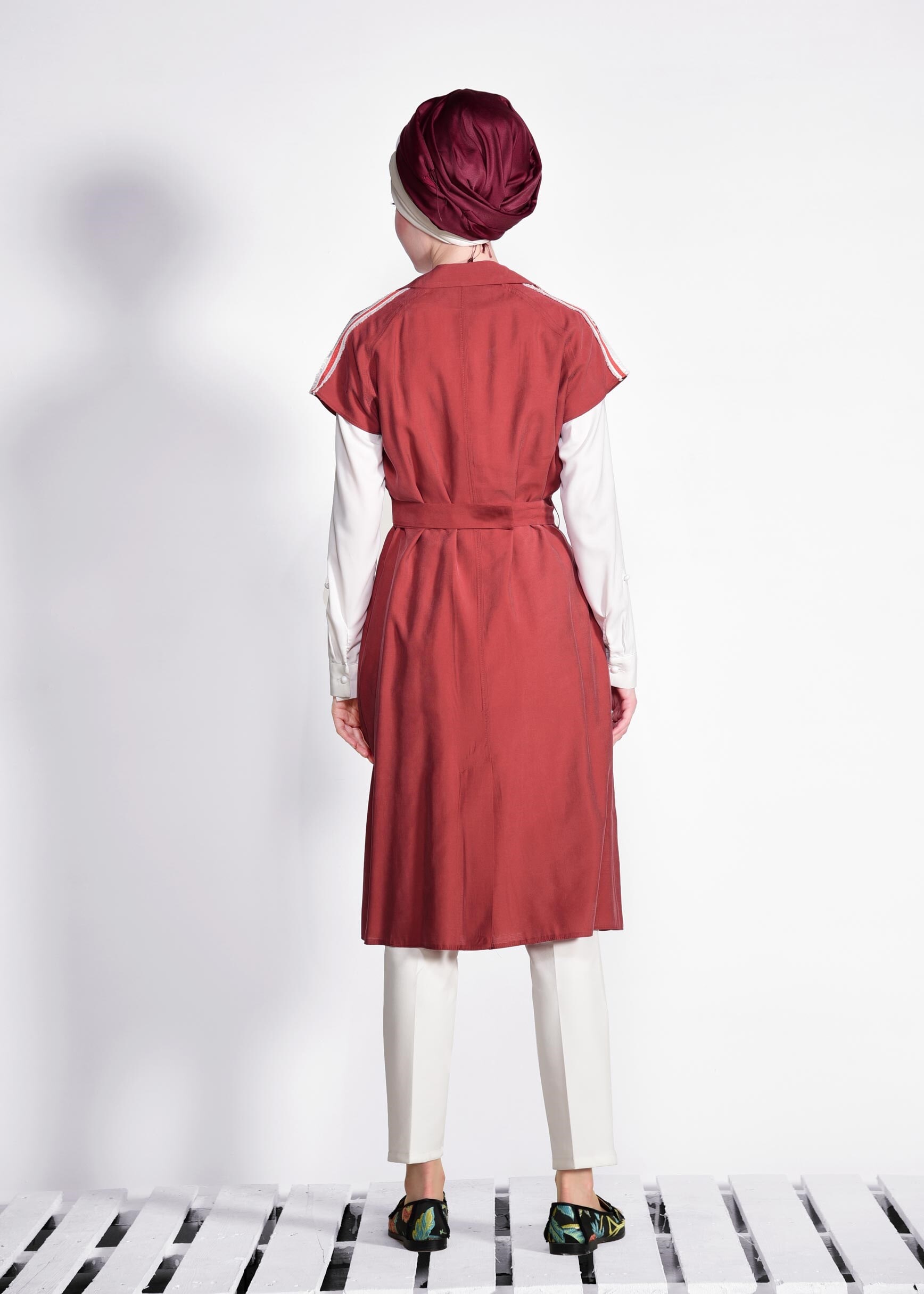 Tesettür giyim BORDO ŞERİT DETAYLI KEMERLİ YELEK 4163