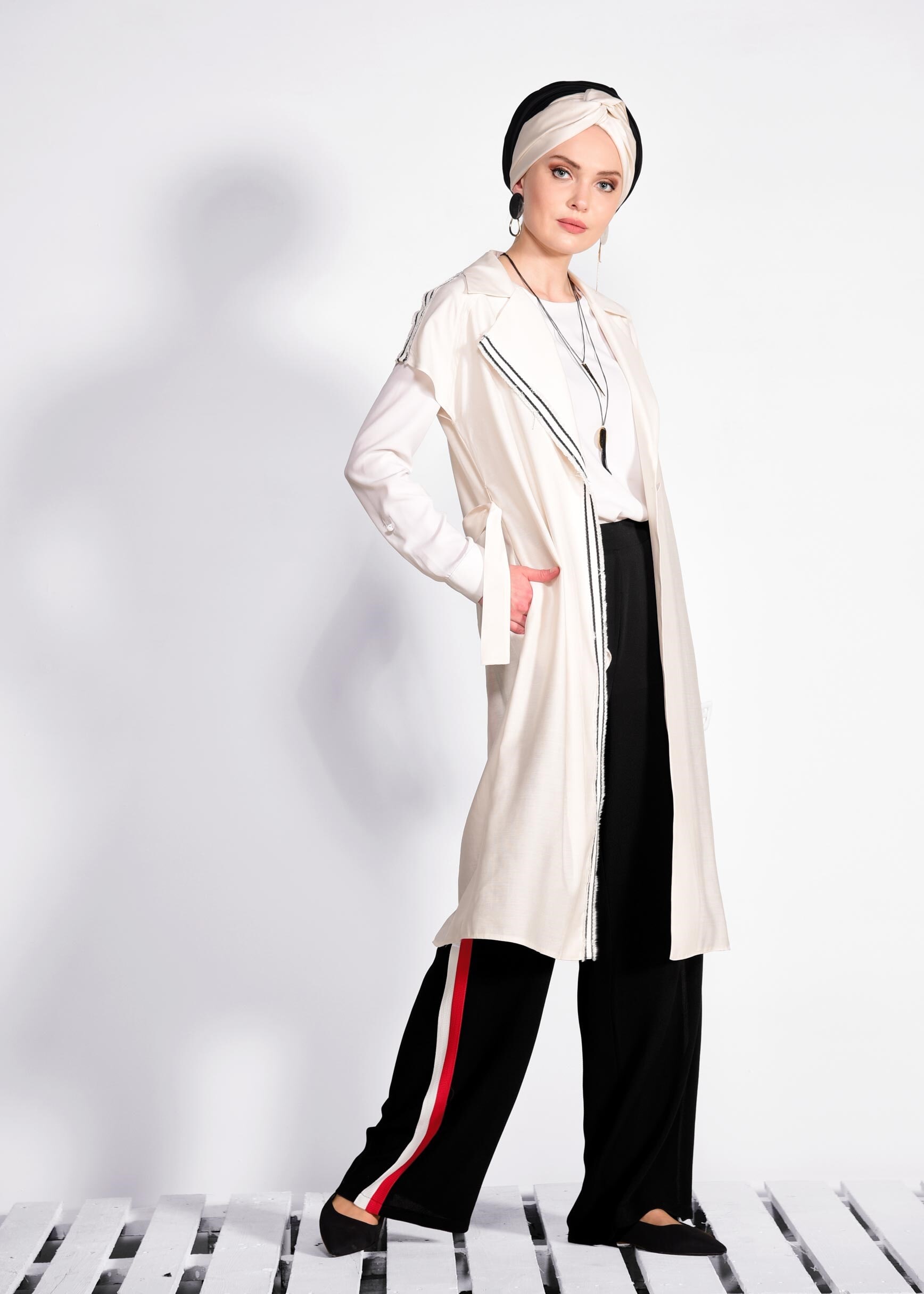 Tesettür giyim EKRU ŞERİT DETAYLI KEMERLİ YELEK 4163