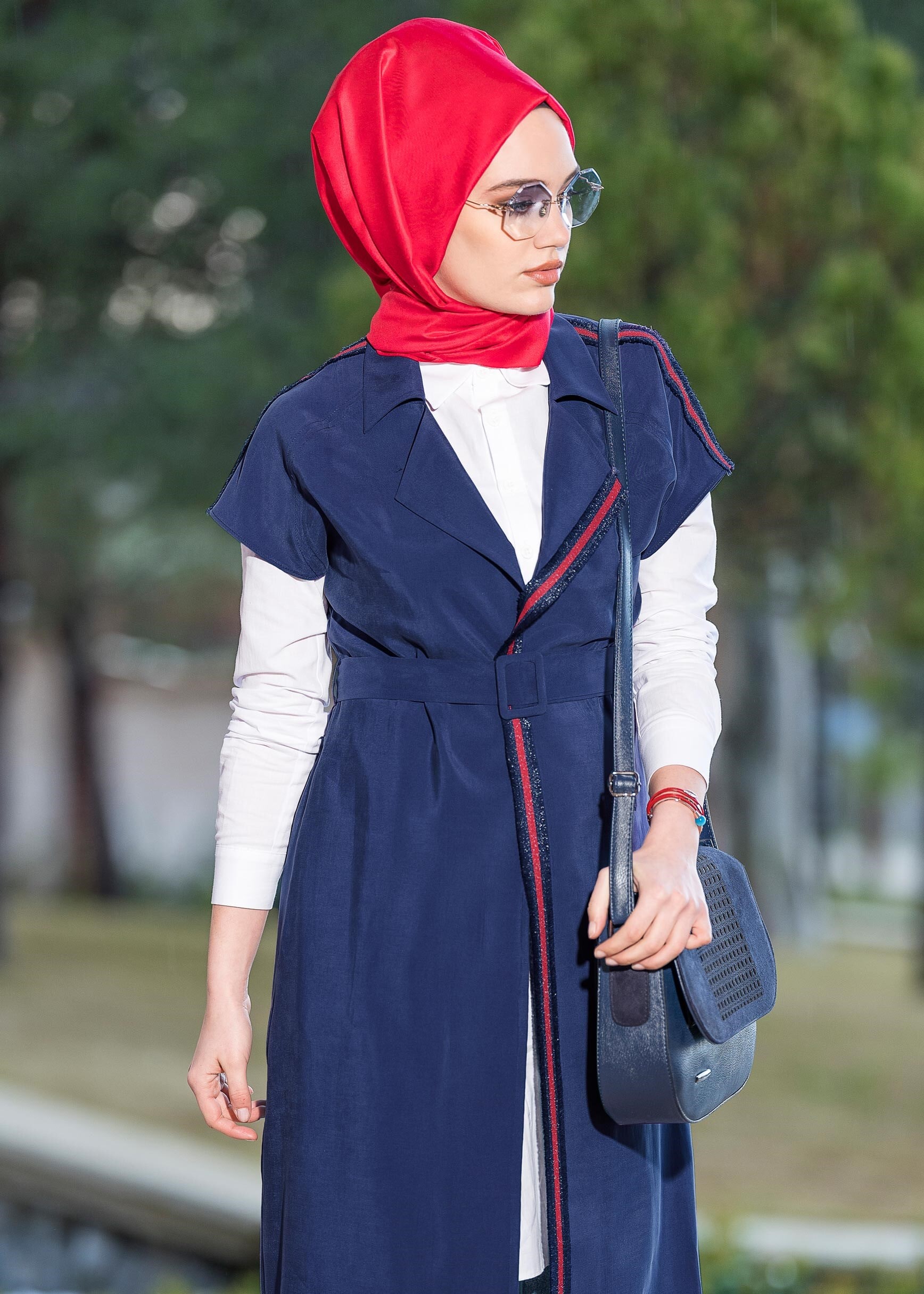 Tesettür giyim LACİVERT ŞERİT DETAYLI KEMERLİ YELEK 4163