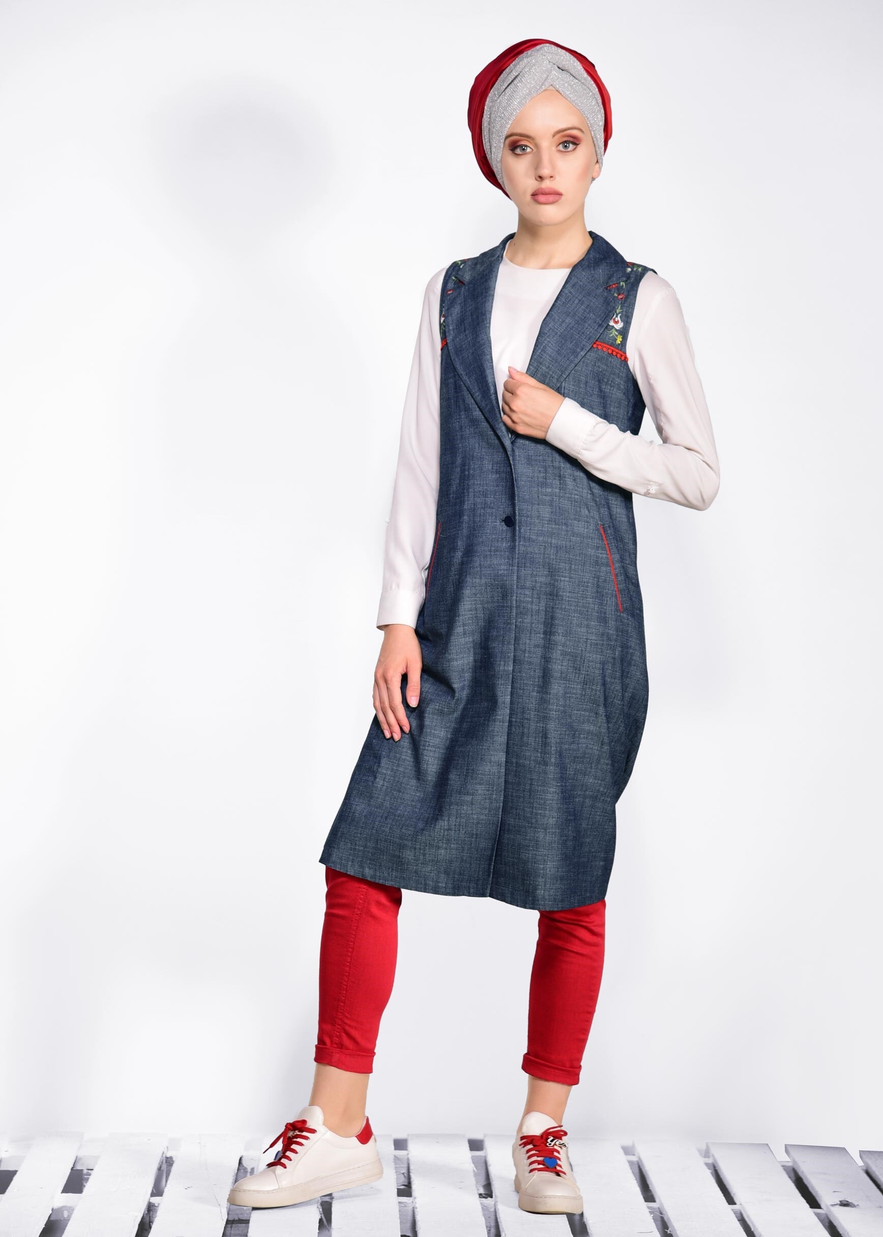 Tesettür giyim LACİVERT NAKIŞ DETAYLI YELEK 4196