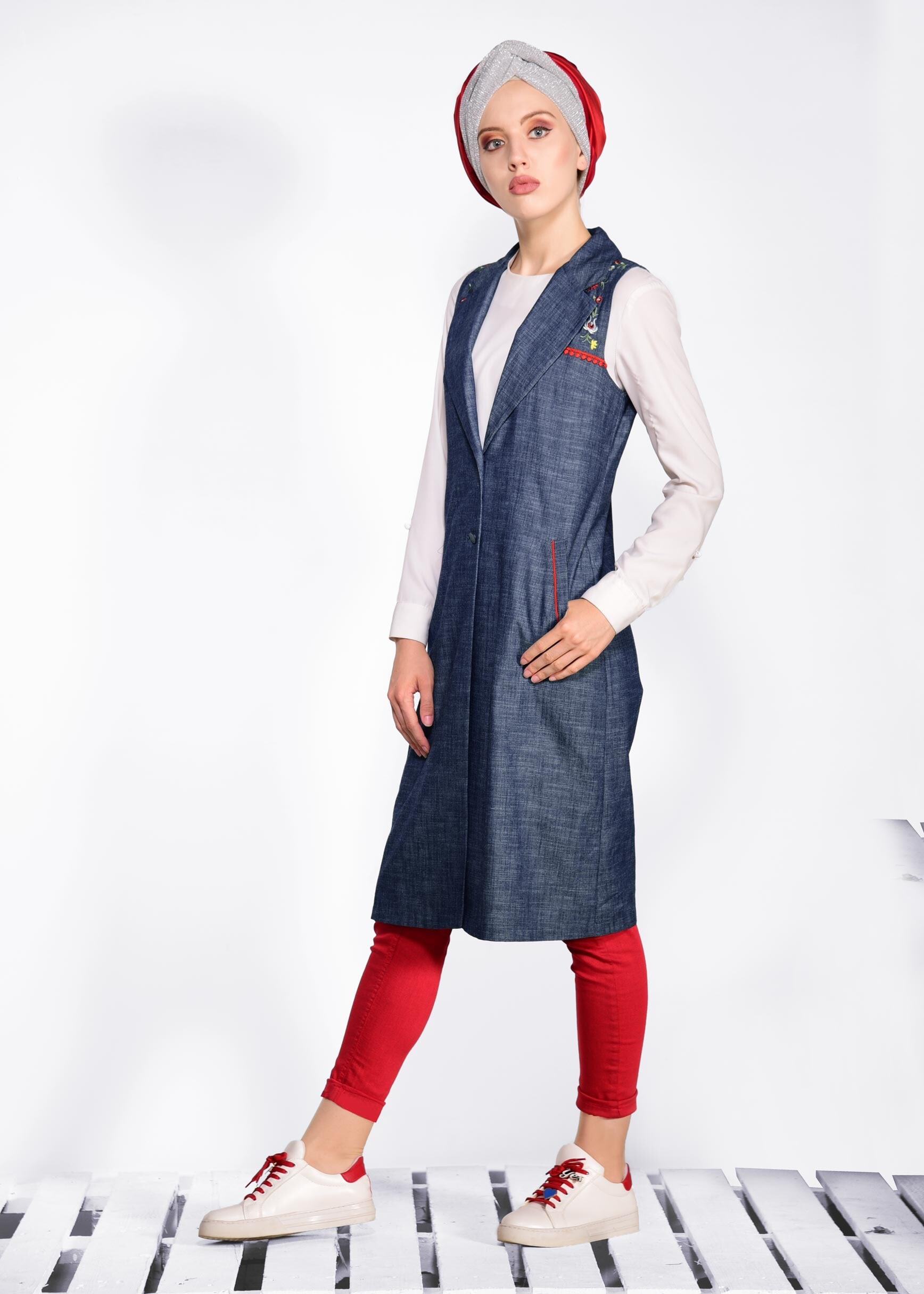 Tesettür giyim LACİVERT NAKIŞ DETAYLI YELEK 4196