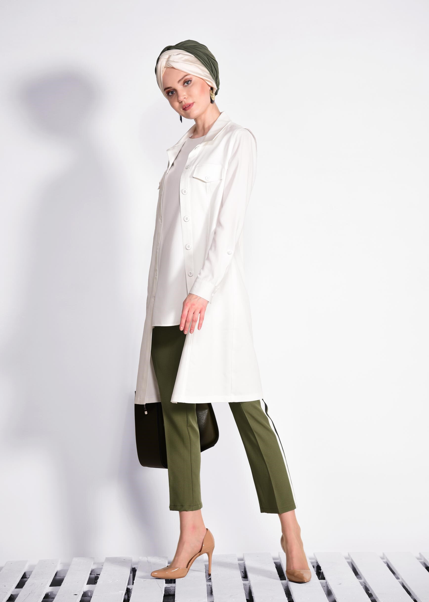 Tesettür giyim BEYAZ ÖNDEN DÜĞMELİ CEP DETAYLI DENİM YELEK 4248