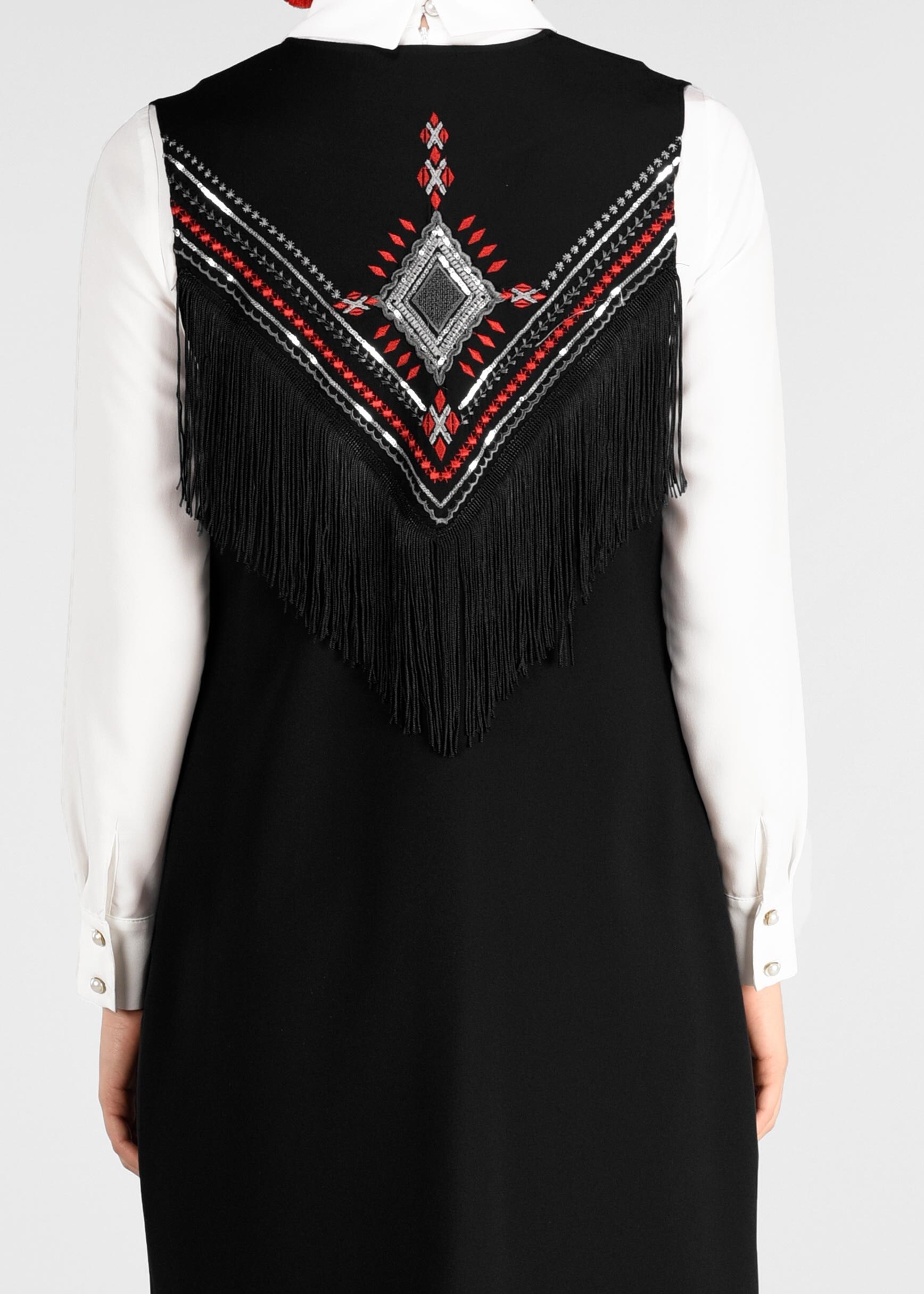 Tesettür giyim SİYAH SIRT KISMI PÜSKÜLLÜ NAKIŞLI YELEK 4901