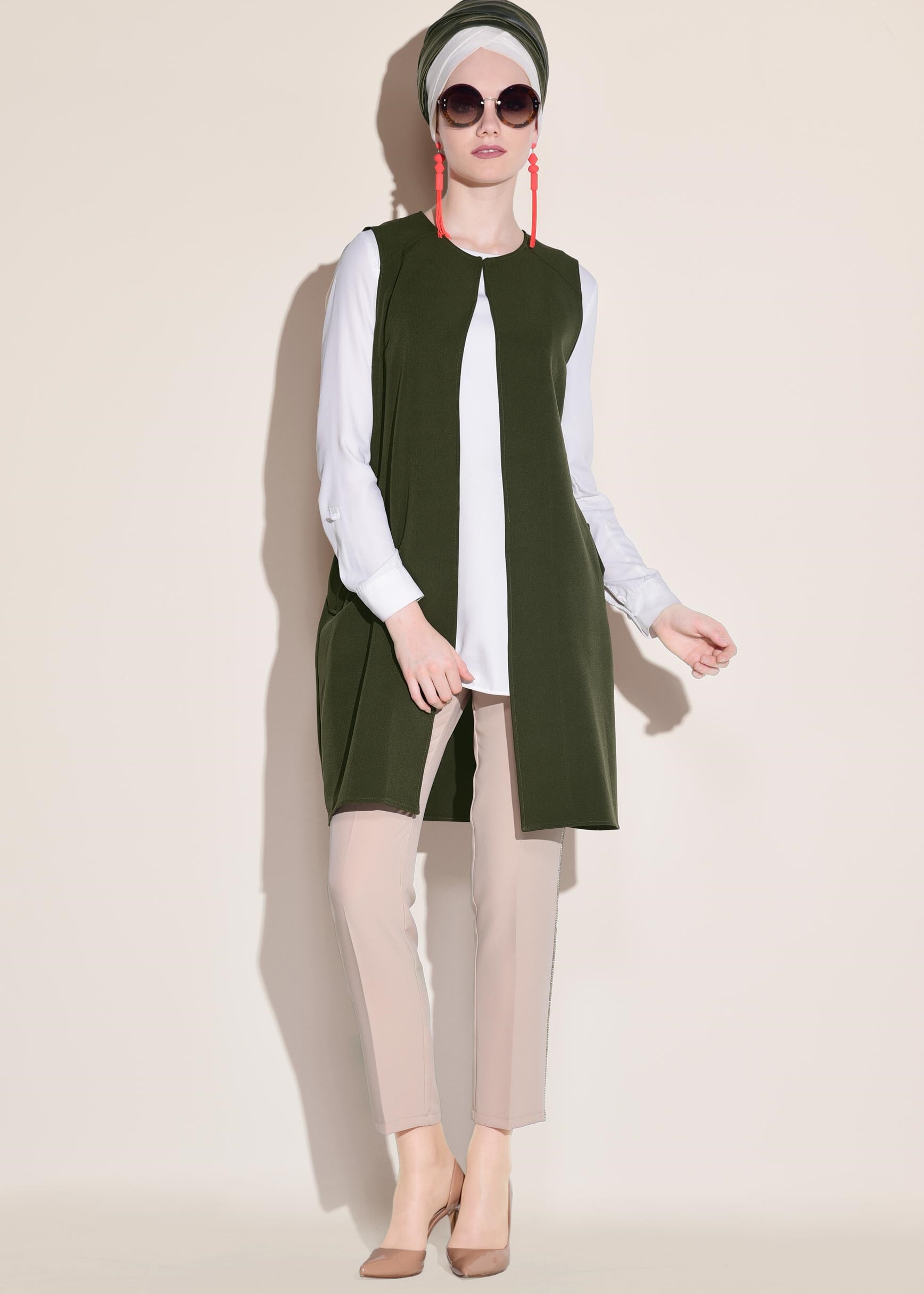 Tesettür giyim HAKİ SIRT KISMI PÜSKÜLLÜ NAKIŞLI YELEK 4901