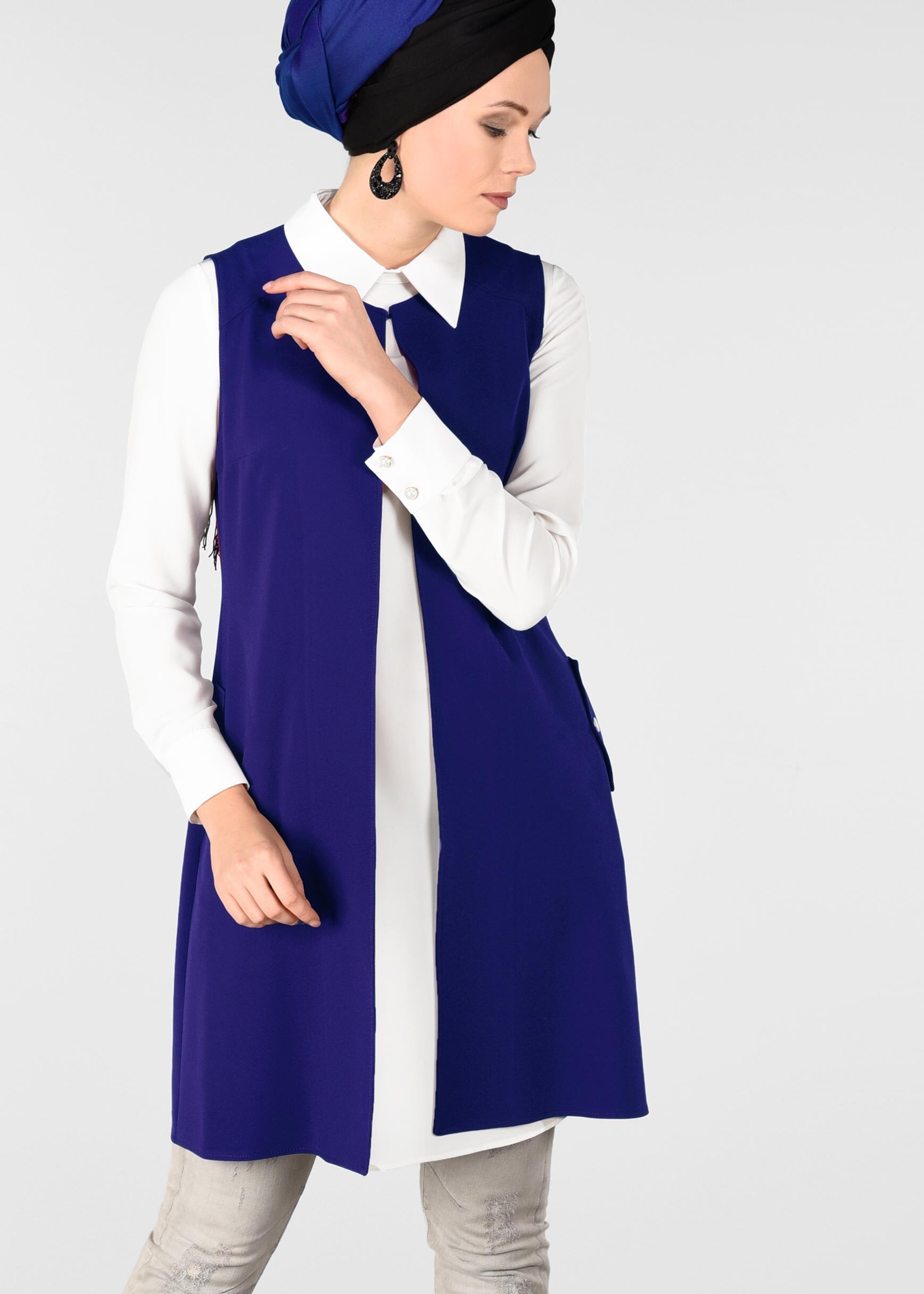 Tesettür giyim LACİVERT SIRT KISMI PÜSKÜLLÜ NAKIŞLI YELEK 4901