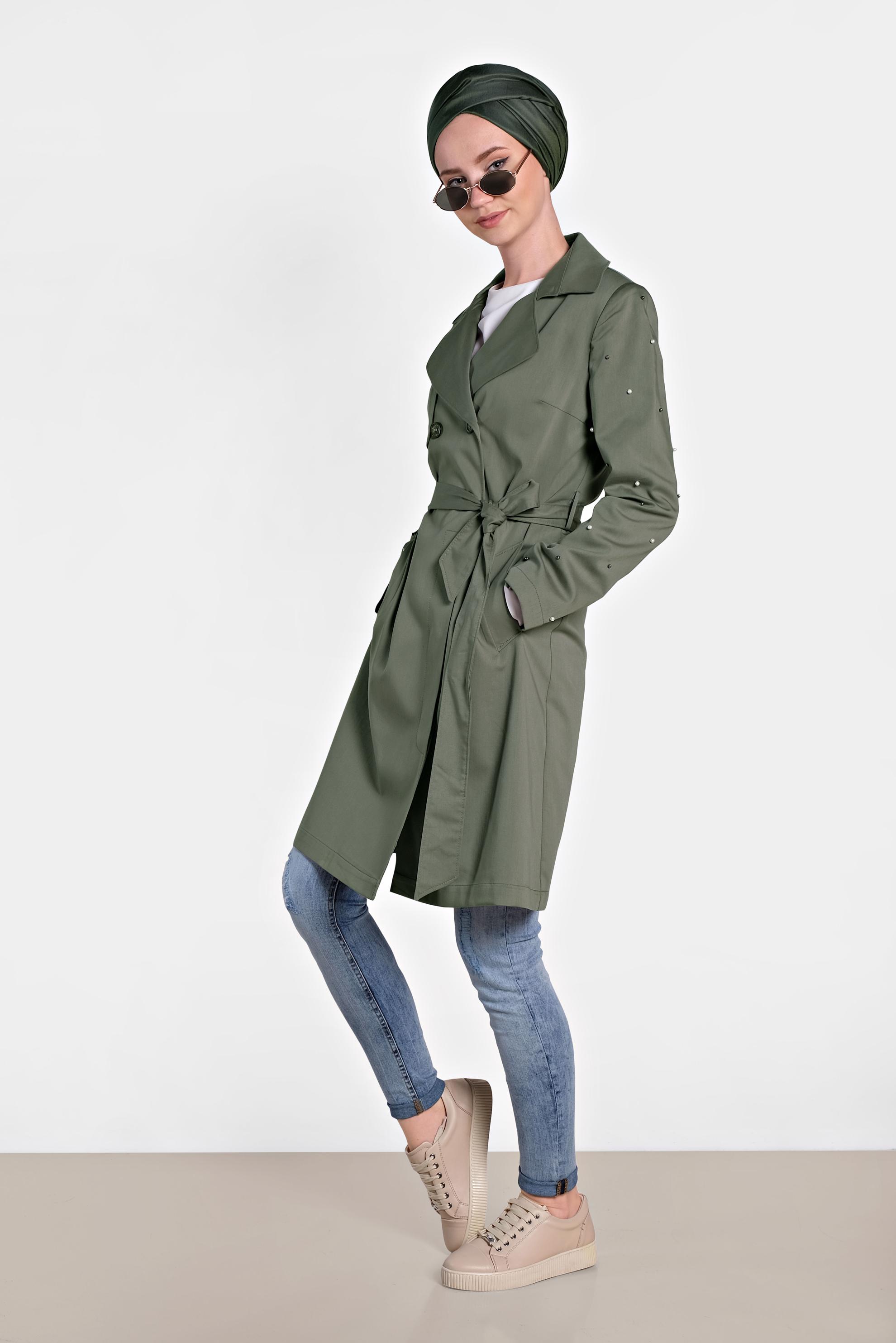 Tesettür giyim HAKİ İNCİ İŞLEMELİ TRENÇKOT 1240