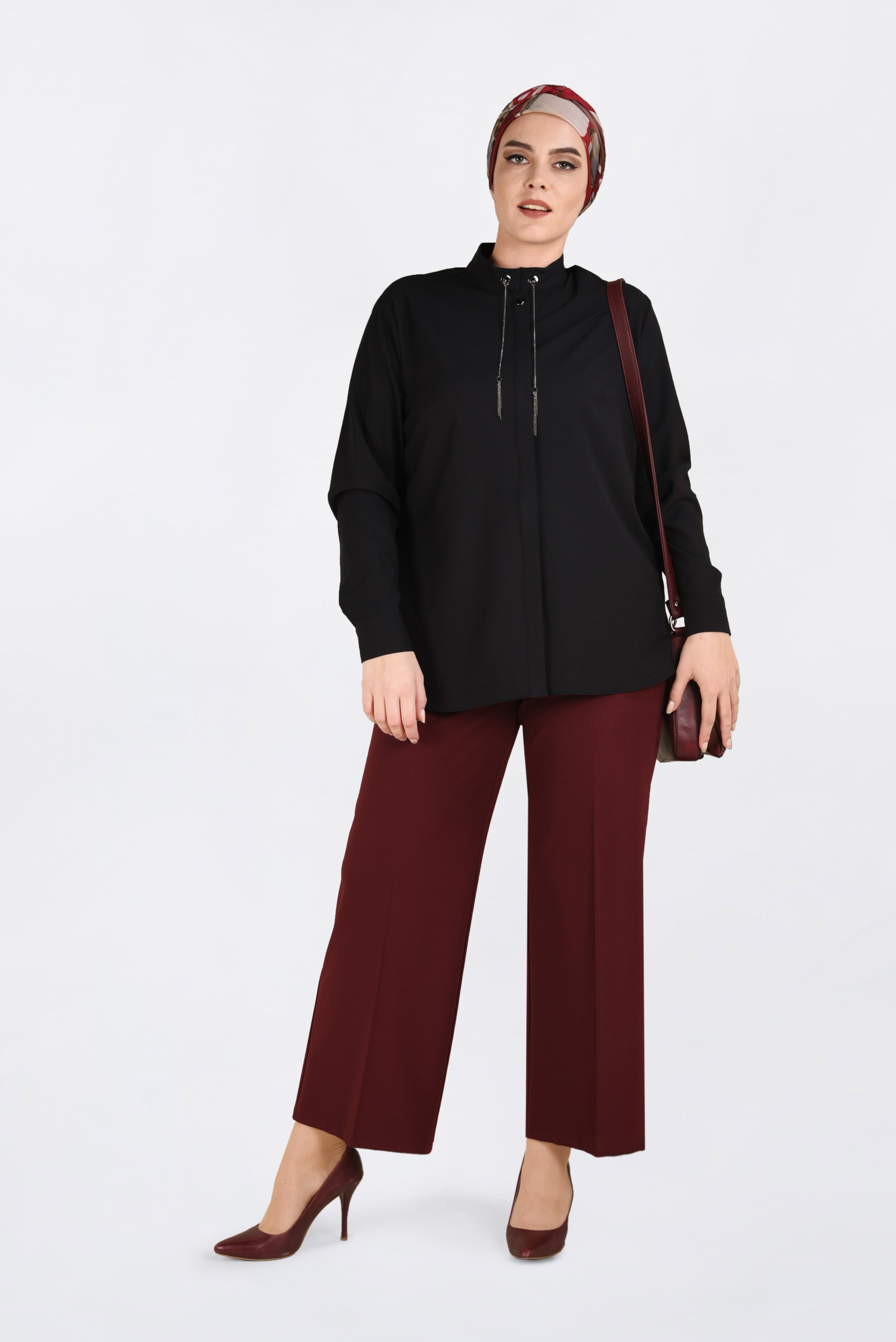 Tesettür giyim SİYAH ZİNCİR DETAYLI BLUZ 2840