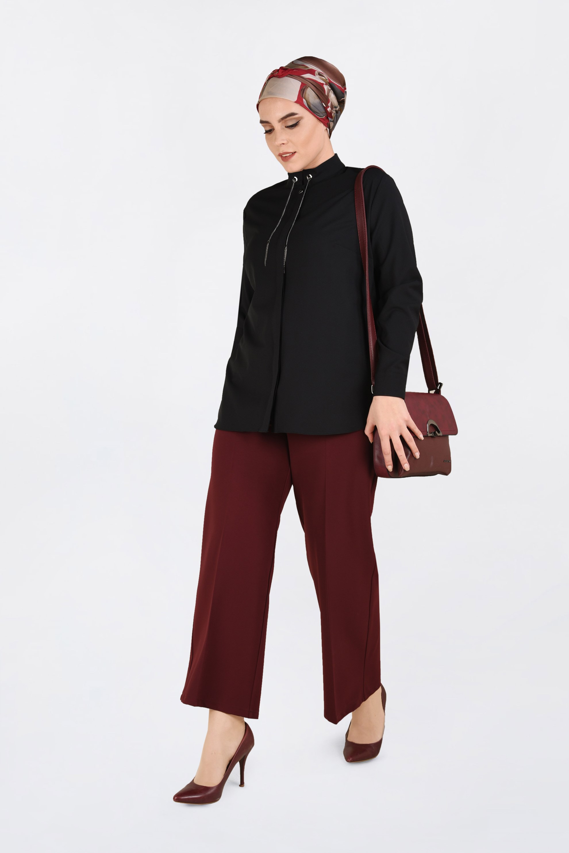 Tesettür giyim SİYAH ZİNCİR DETAYLI BLUZ 2840