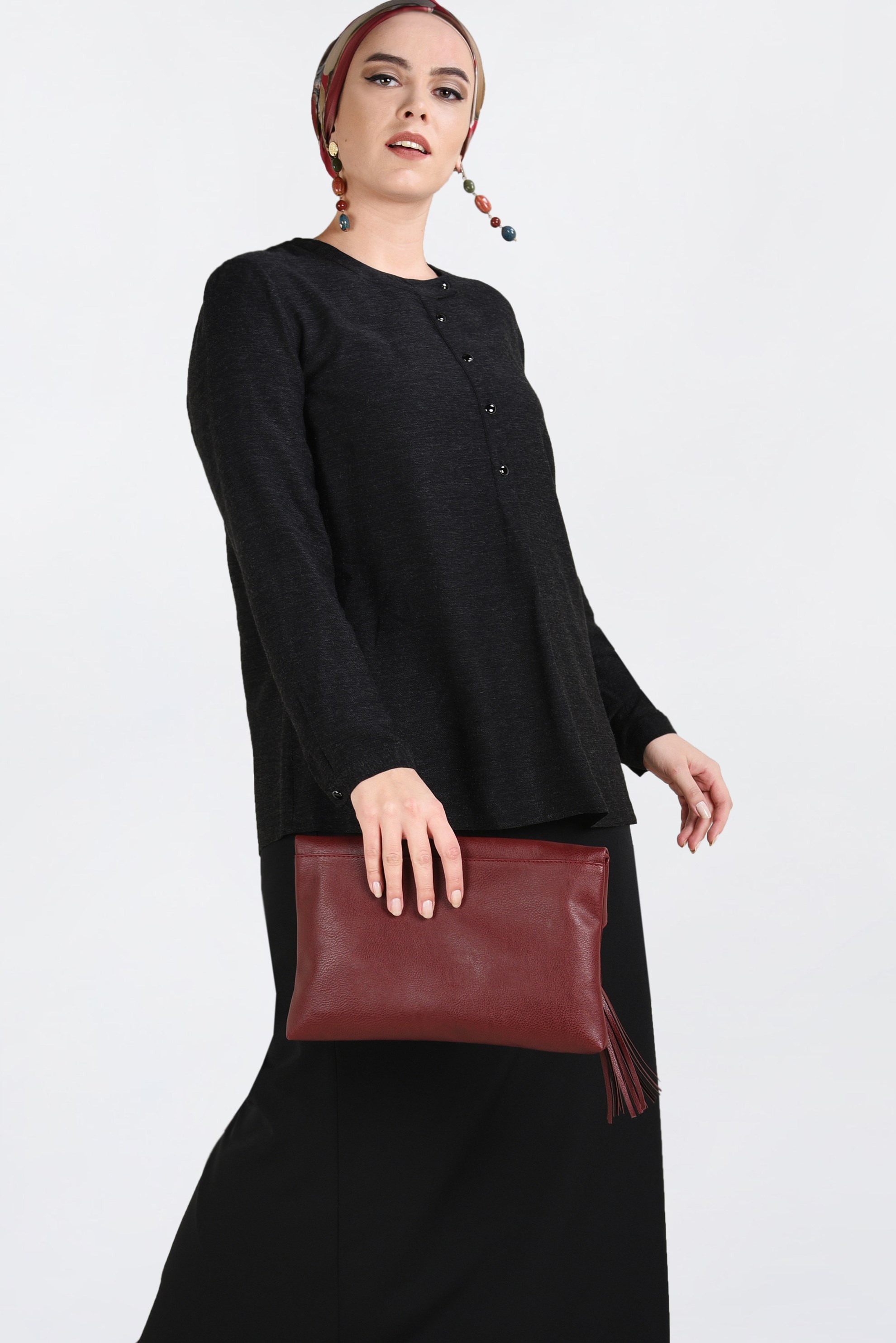 Tesettür giyim SİYAH DÜĞME DETAYLI BLUZ 2841