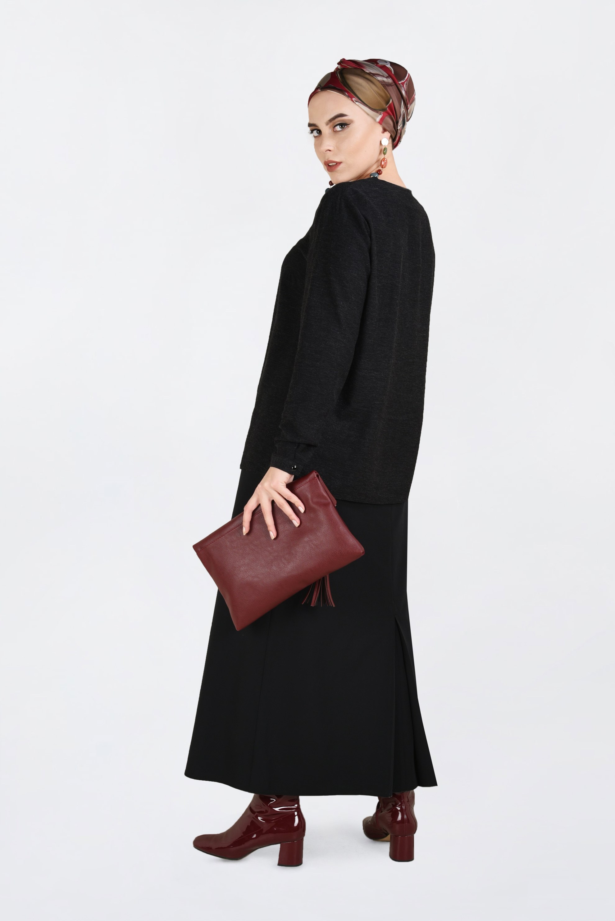 Tesettür giyim SİYAH DÜĞME DETAYLI BLUZ 2841