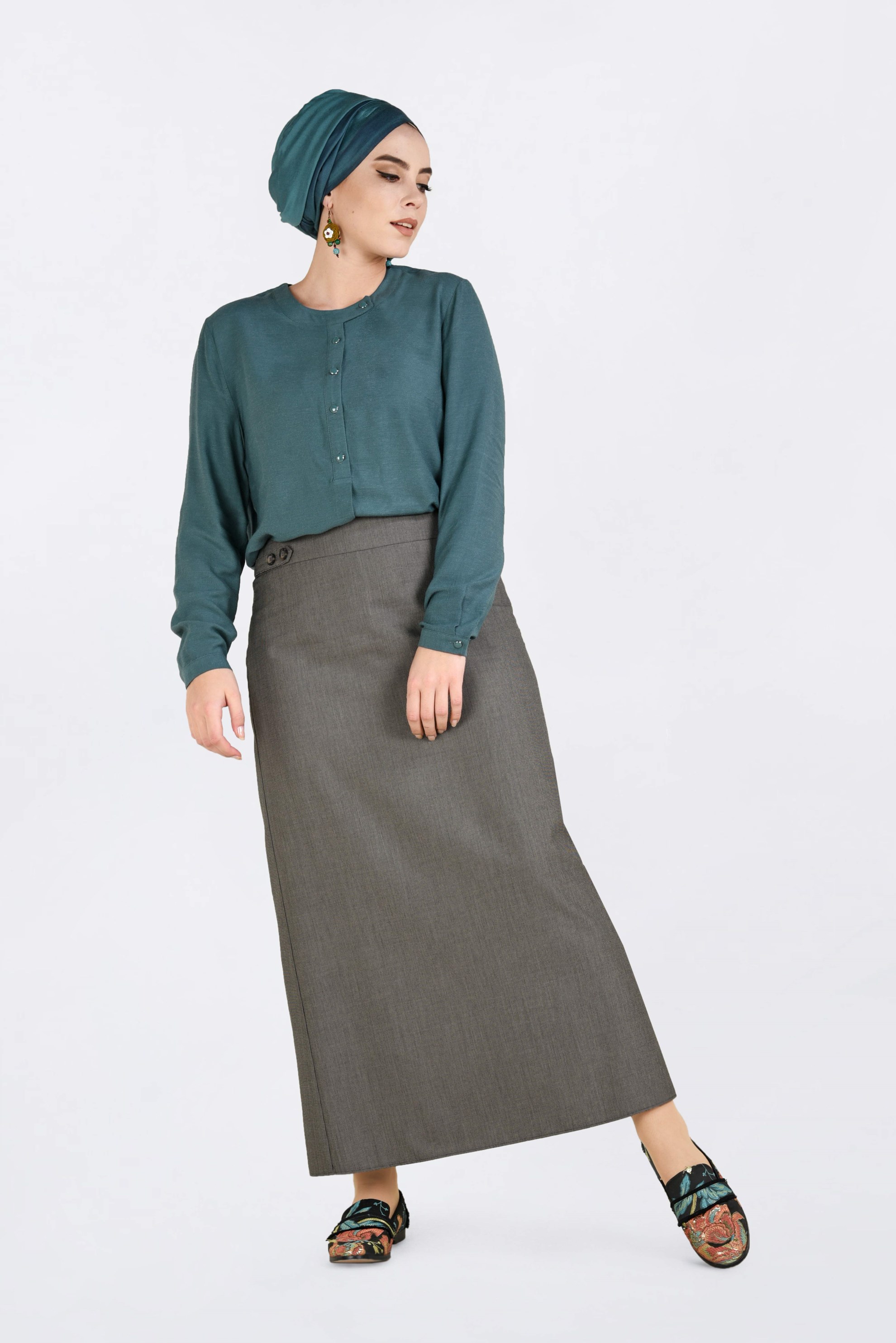 Tesettür giyim YEŞİL DÜĞME DETAYLI BLUZ 2841