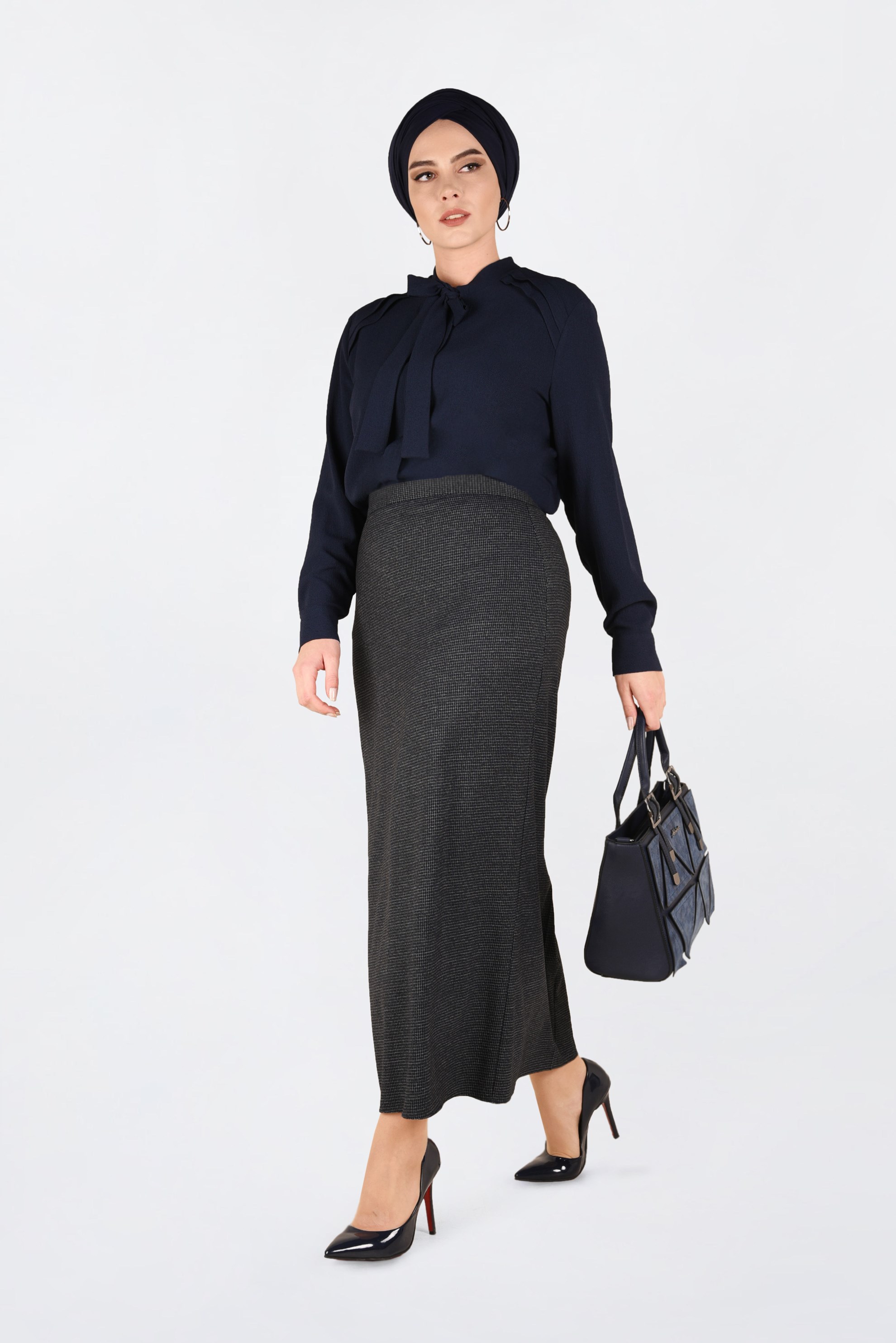 Tesettür giyim LACİVERT YAKASI BAĞCIKLI BLUZ 2847