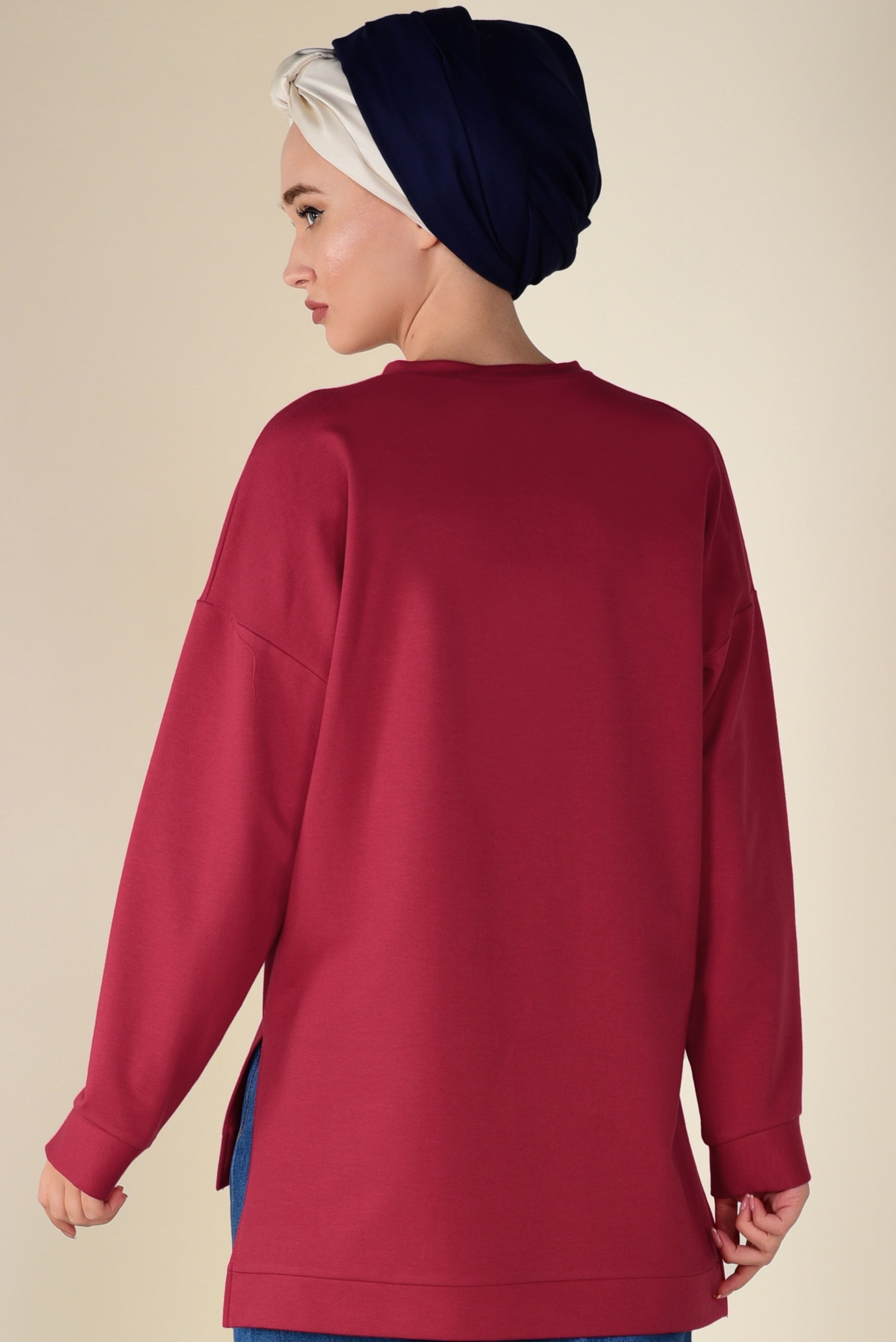 Tesettür giyim KIRMIZI İNCİ DETAYLI YIRTMAÇLI BLUZ 4232 