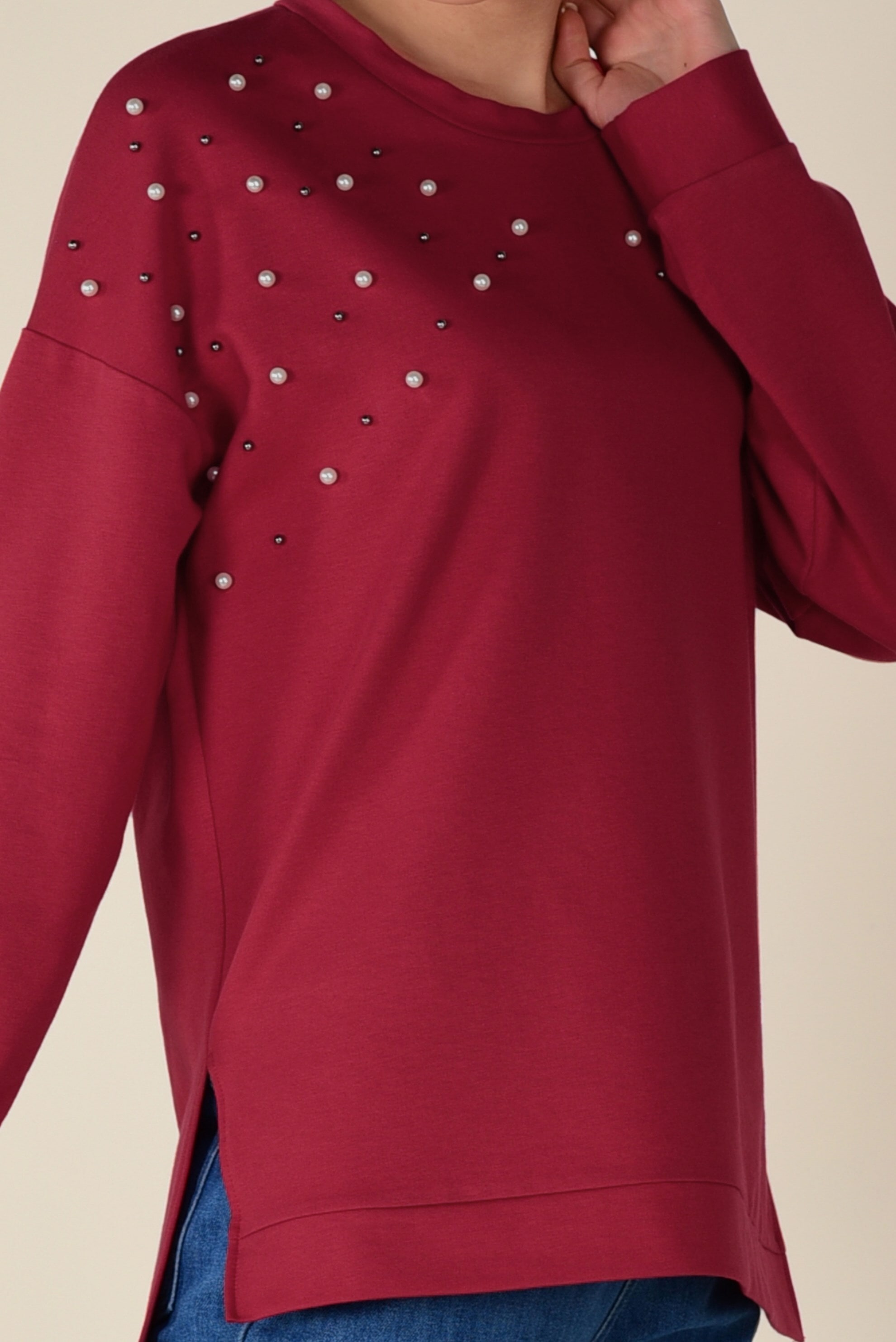 Tesettür giyim KIRMIZI İNCİ DETAYLI YIRTMAÇLI BLUZ 4232 