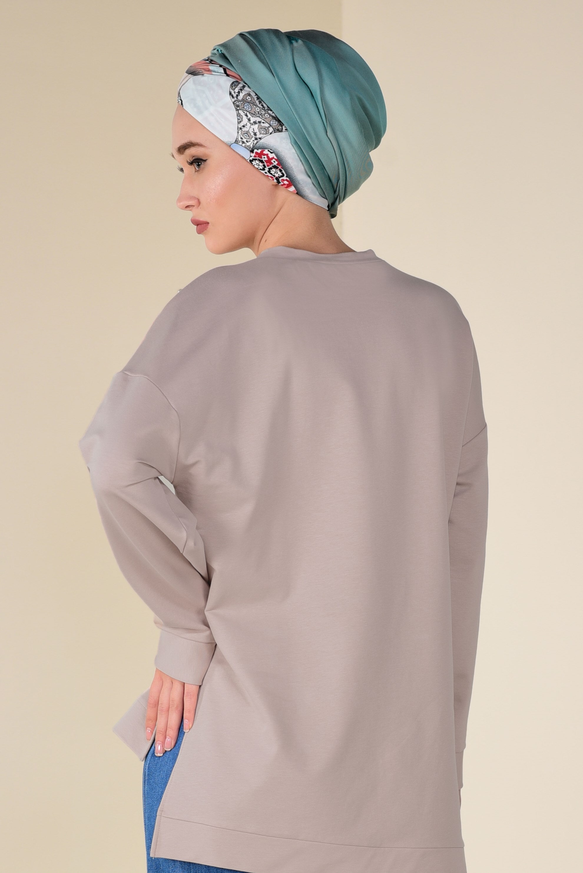 Tesettür giyim PUDRA İNCİ DETAYLI YIRTMAÇLI BLUZ 4232 