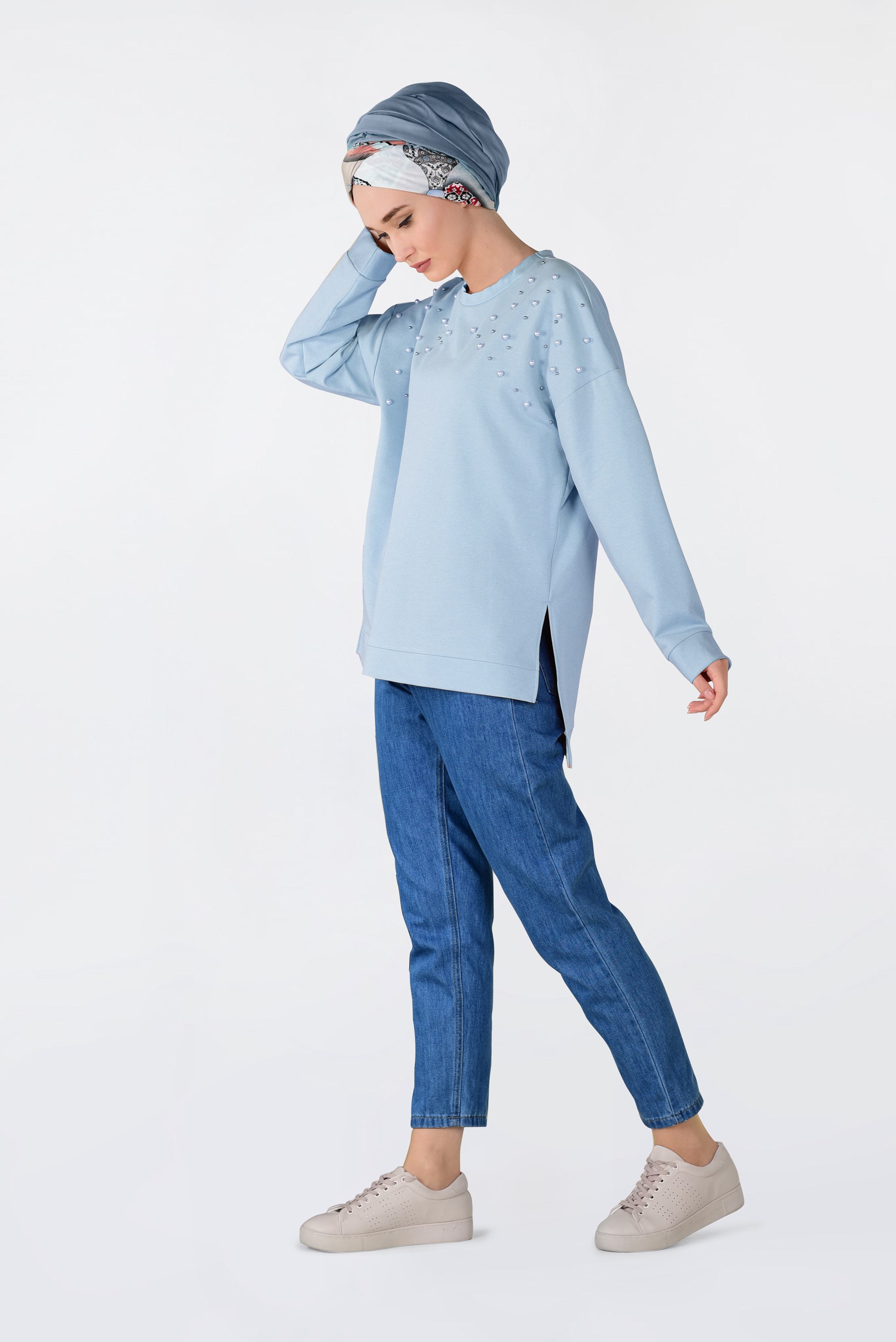 Tesettür giyim MAVİ İNCİ DETAYLI YIRTMAÇLI BLUZ 4232