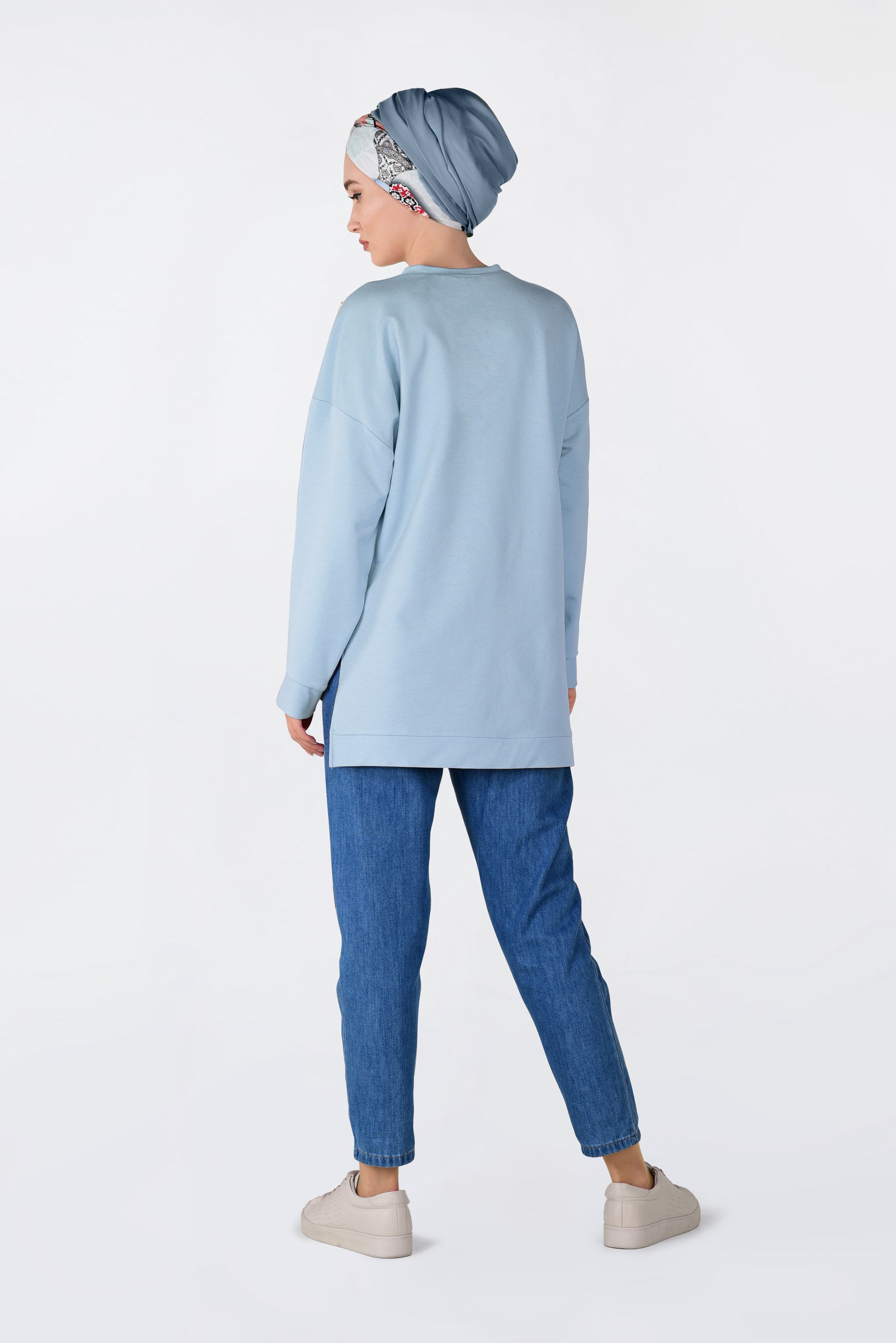 Tesettür giyim MAVİ İNCİ DETAYLI YIRTMAÇLI BLUZ 4232