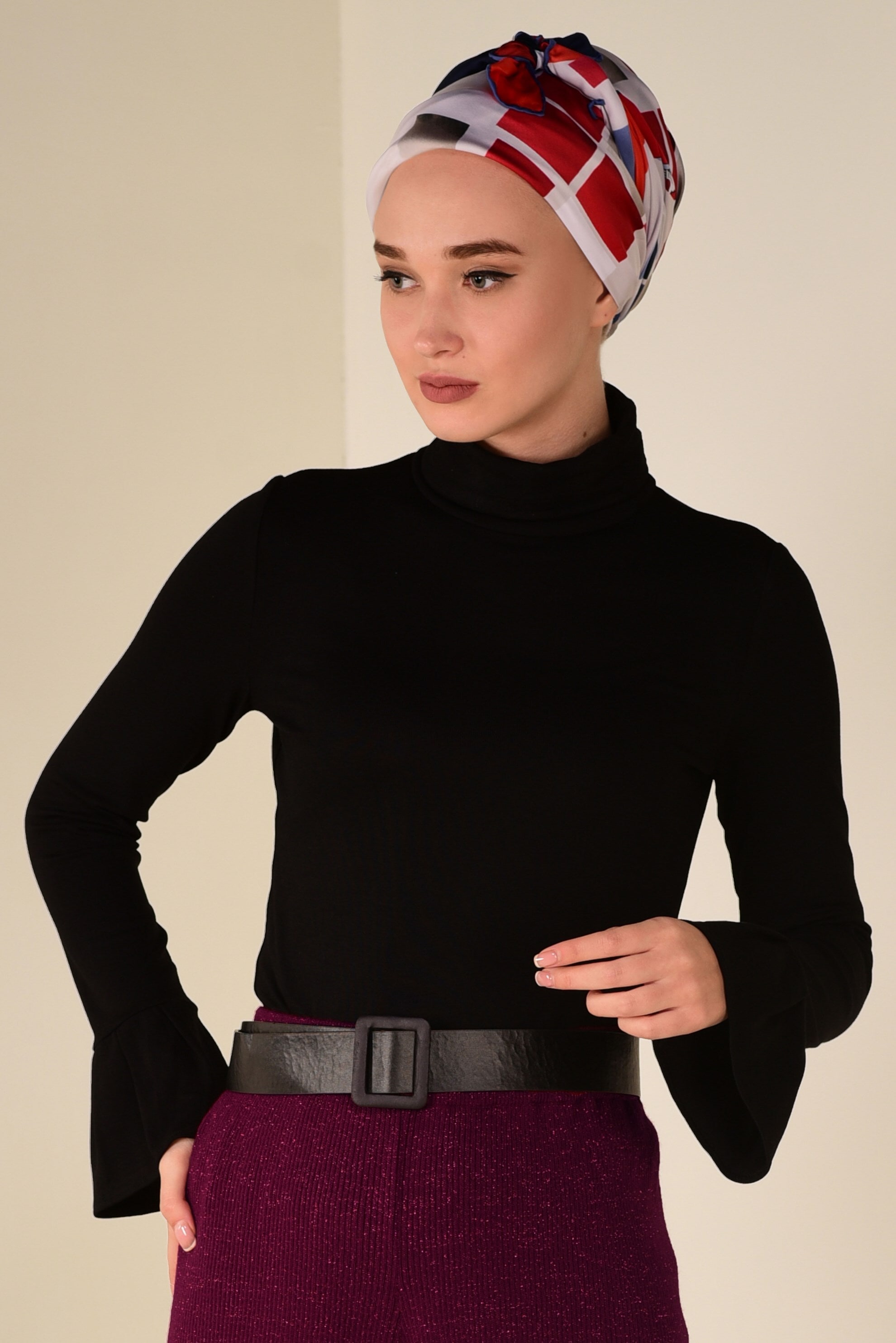 Tesettür giyim SİYAH KOLLARI VOLANLI BADİ 4576 