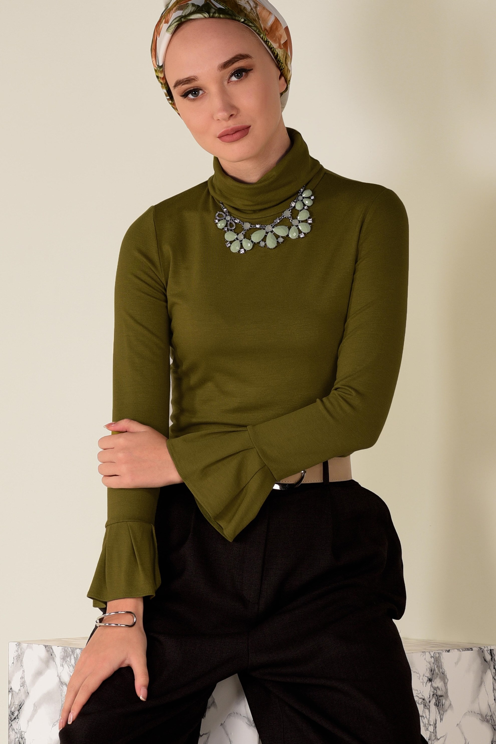 Tesettür giyim YEŞİL KOLLARI VOLANLI BADİ 4576 