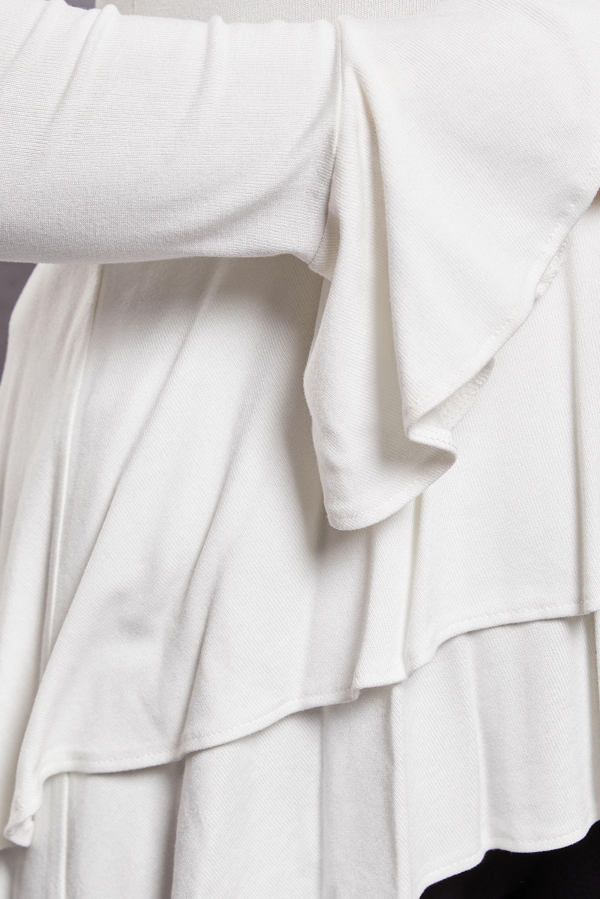 Tesettür giyim BEYAZ ETEK UCU FIRFIRLI BLUZ 4614