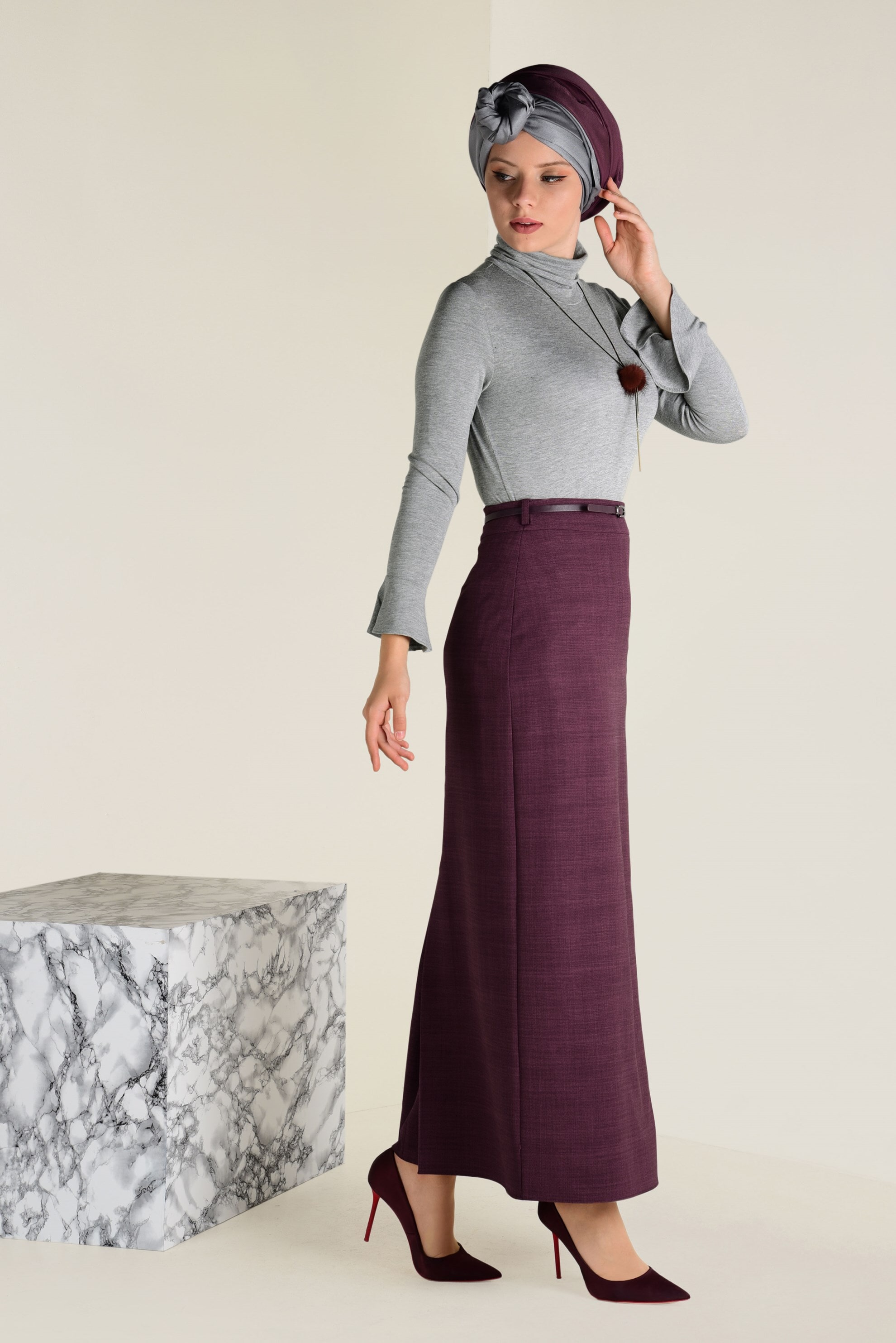 Tesettür giyim GRİ ETEK UCU FIRFIRLI BLUZ 4614