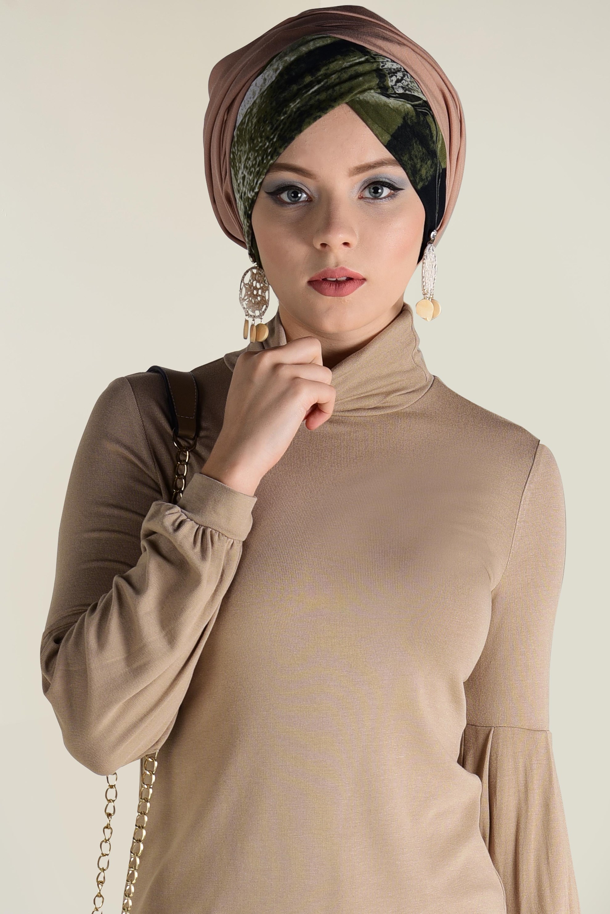 Tesettür giyim BEJ BALON KOL BALIKÇI YAKA BLUZ 4640 