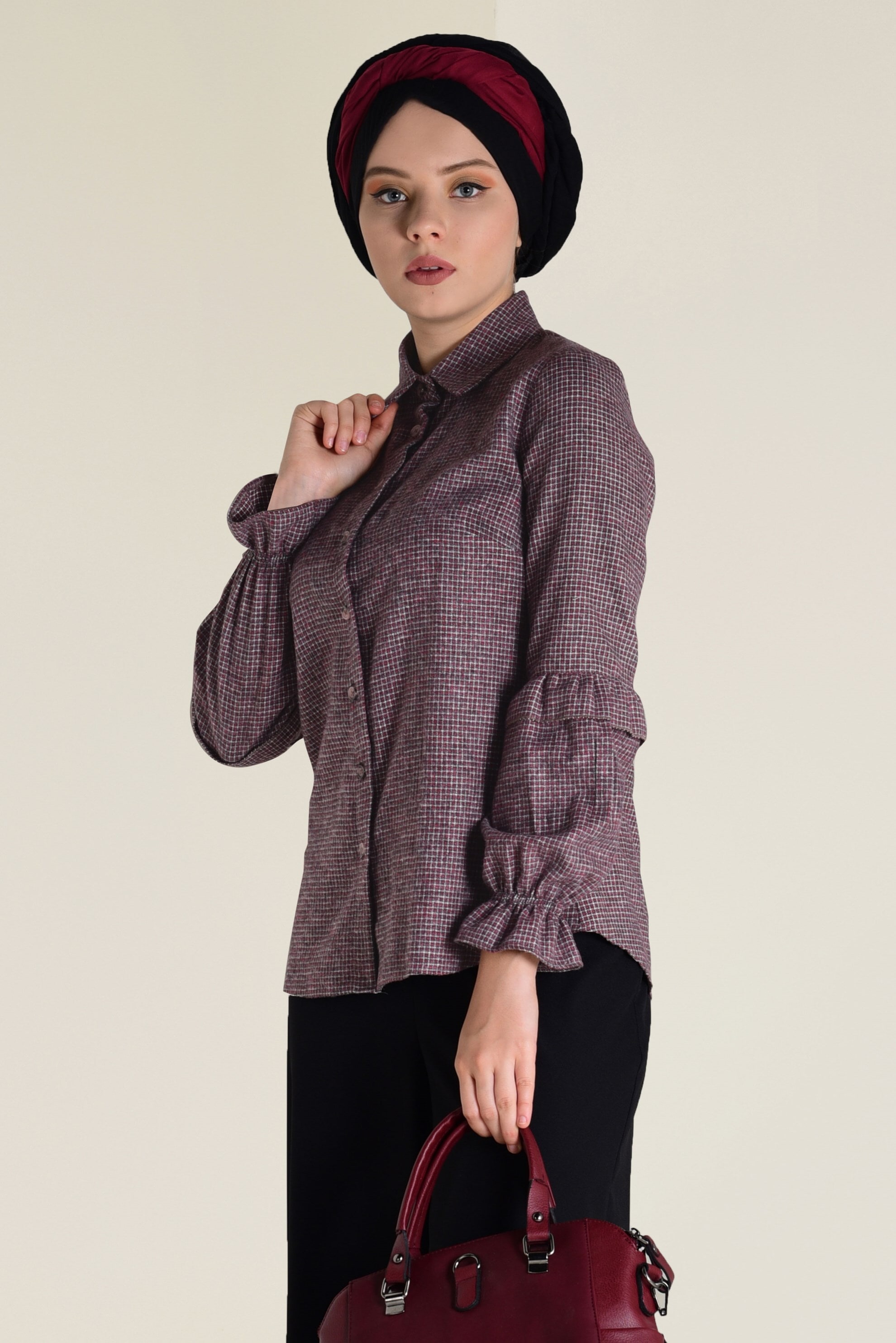 Tesettür giyim SİYAH KOLLARI FIRFIRLI KARELİ GÖMLEK  4650