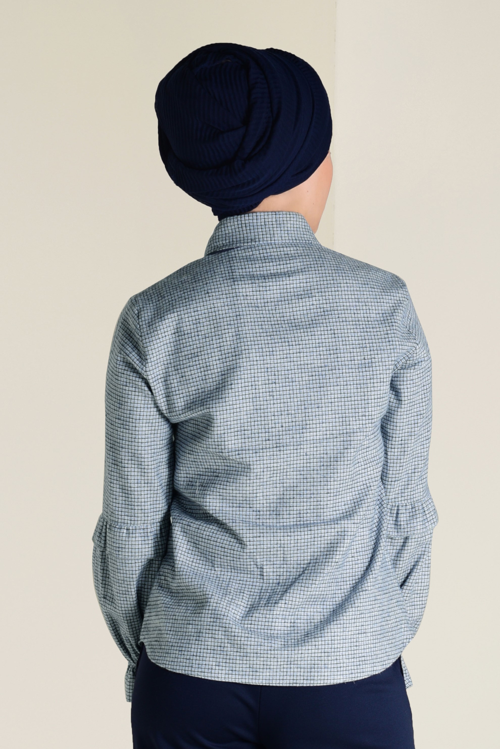 Tesettür giyim LACİVERT KOLLARI FIRFIRLI KARELİ GÖMLEK 4650 