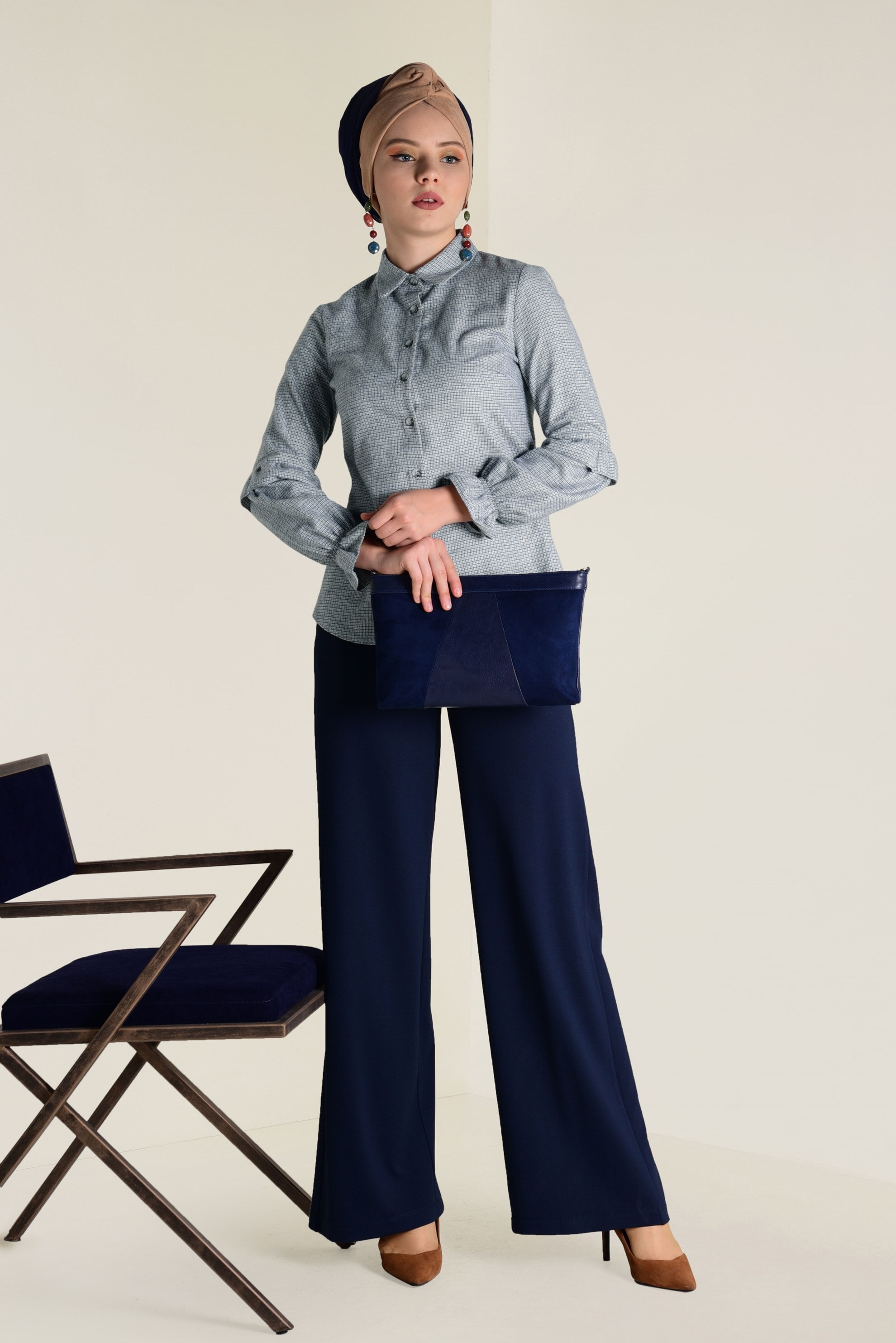 Tesettür giyim LACİVERT KOLLARI FIRFIRLI KARELİ GÖMLEK 4650