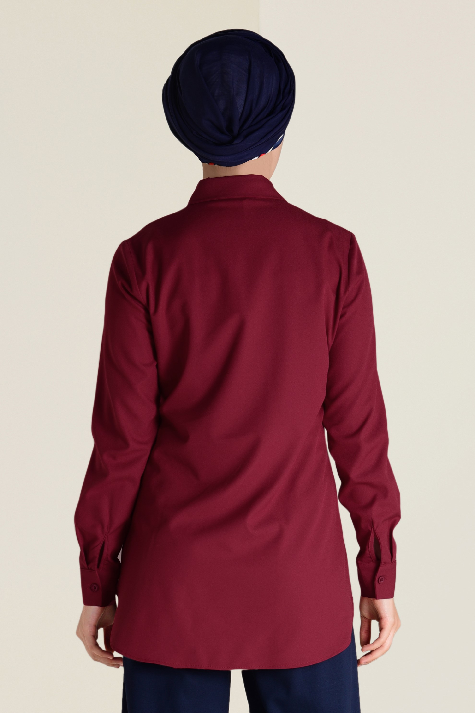 Tesettür giyim KIRMIZI ERKEK YAKA DÜĞMELİ BLUZ 4663