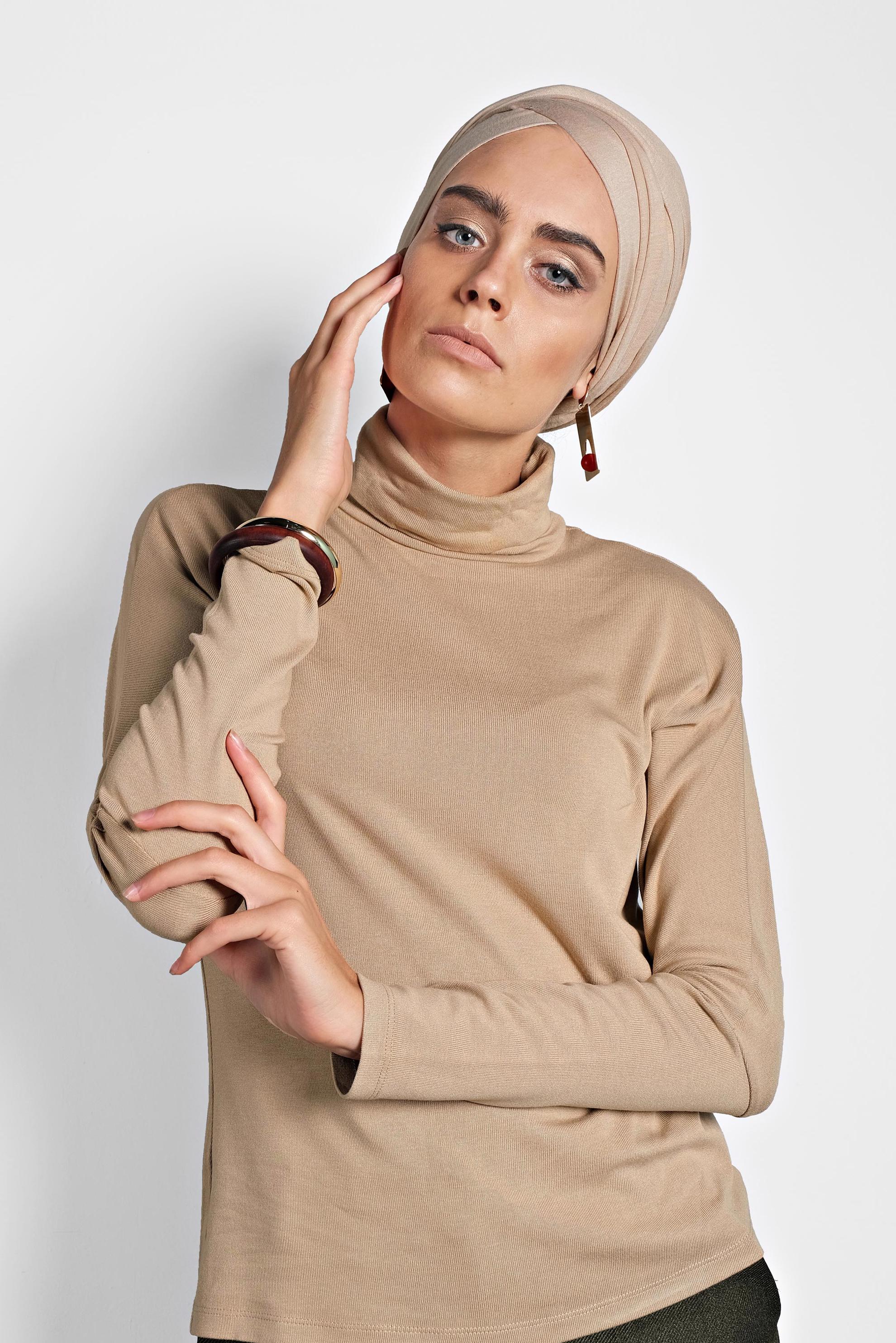 Tesettür giyim BEJ BOĞAZLI PENYE BADİ 4675